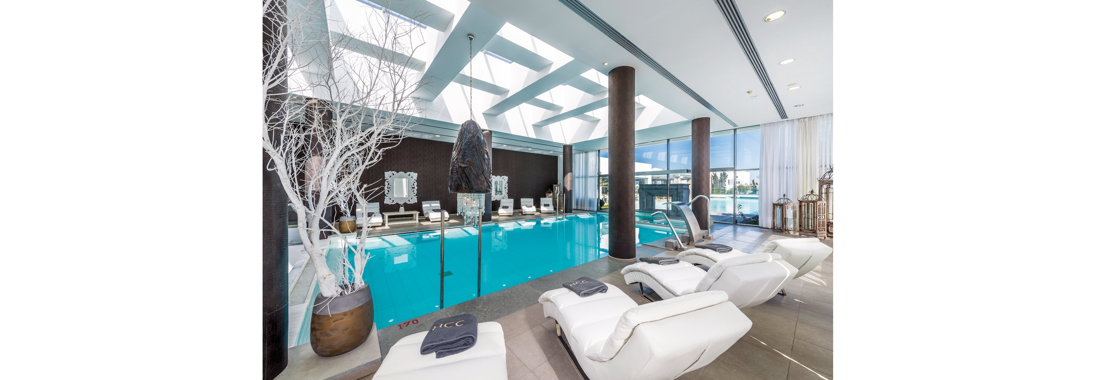 Diamond Deluxe Hotel