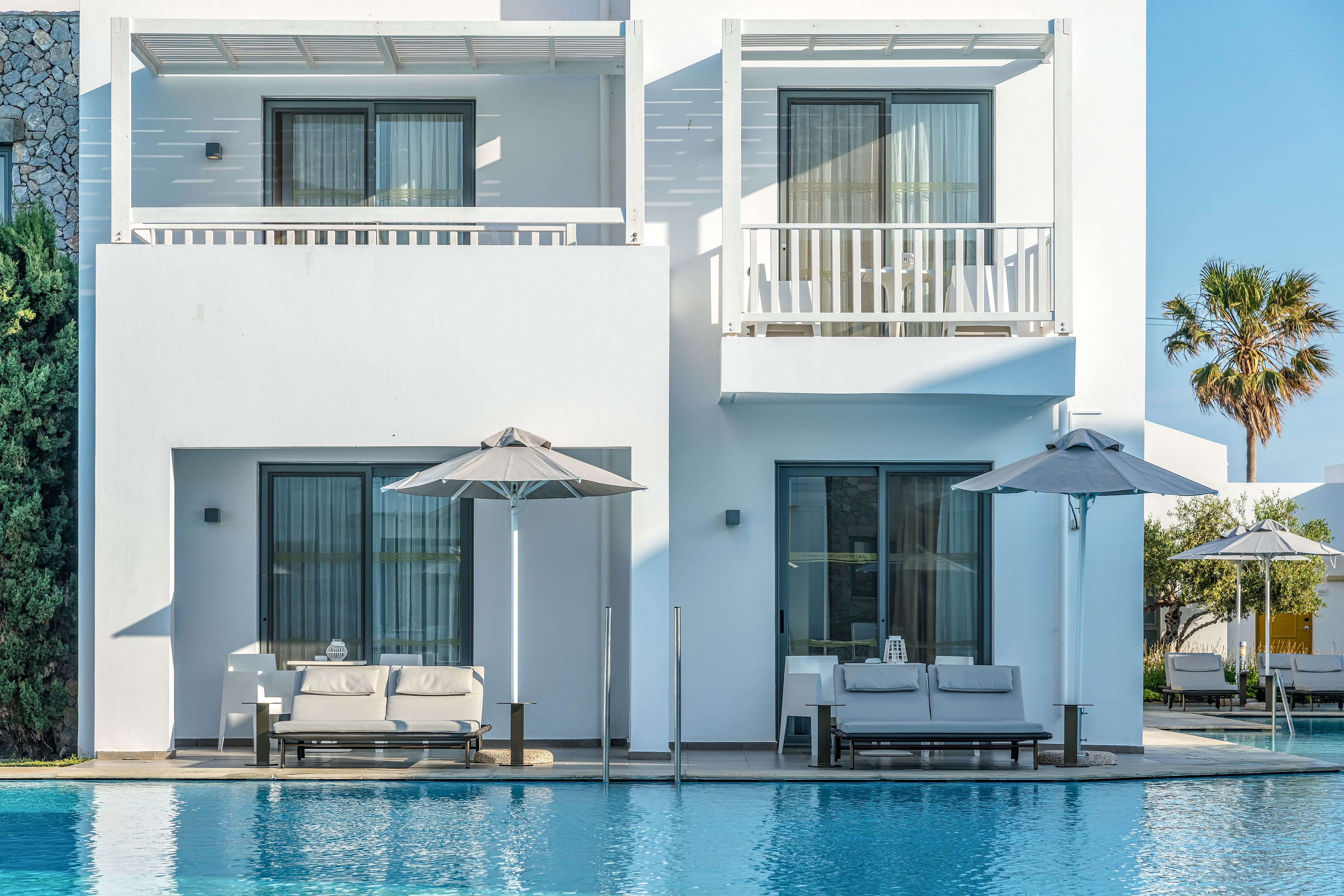 Diamond Deluxe Hotel