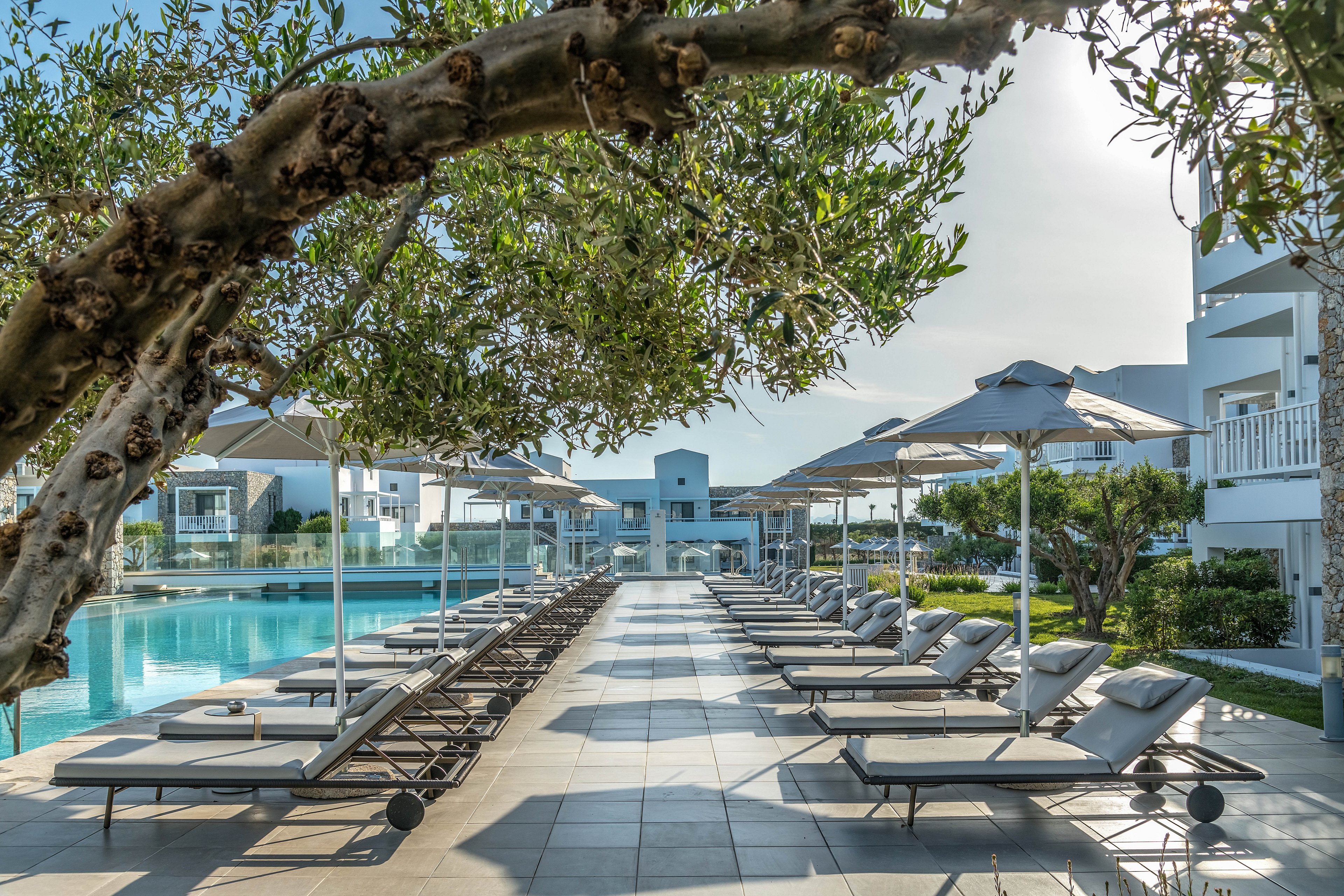 Diamond Deluxe Hotel