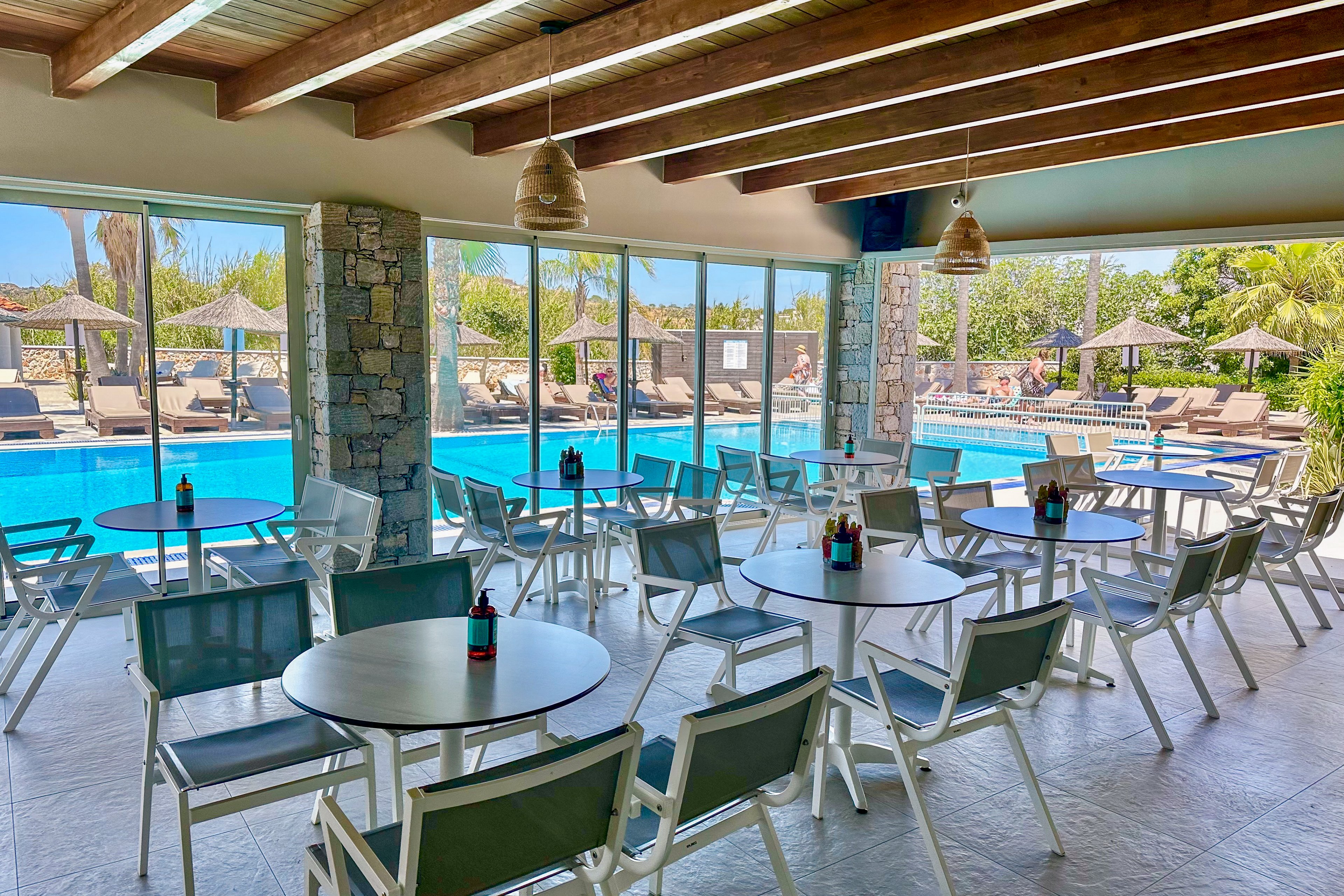 Argiri Hotel and Apartments