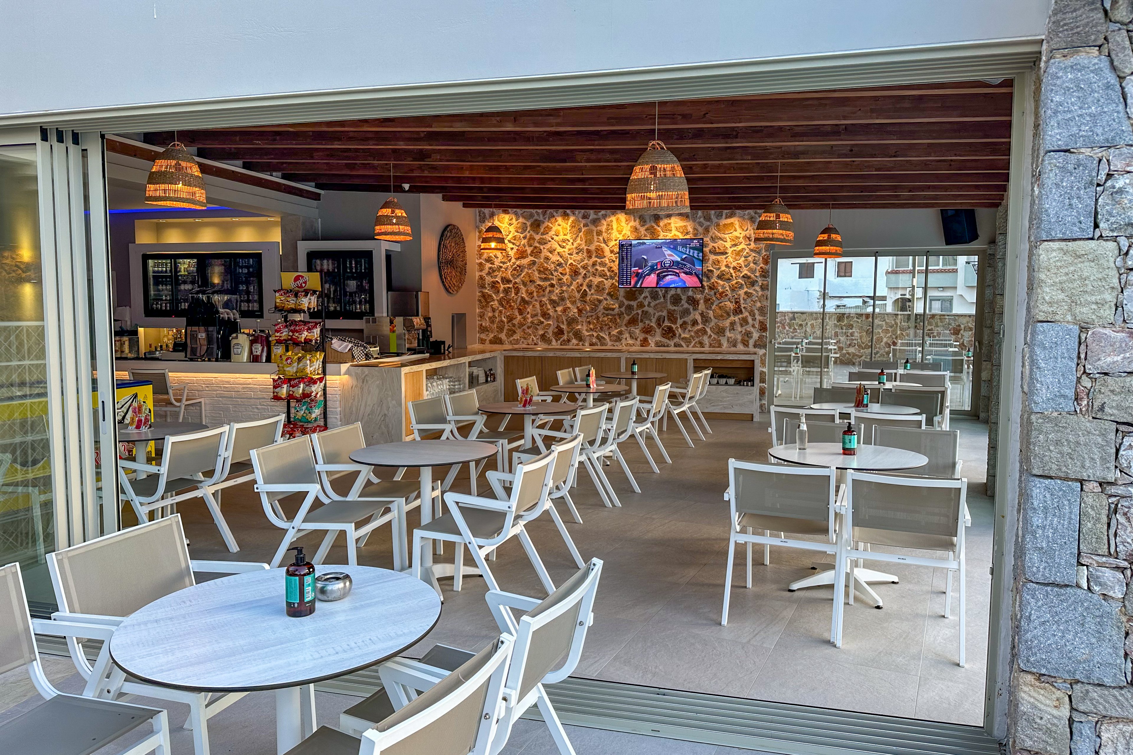 Argiri Hotel and Apartments