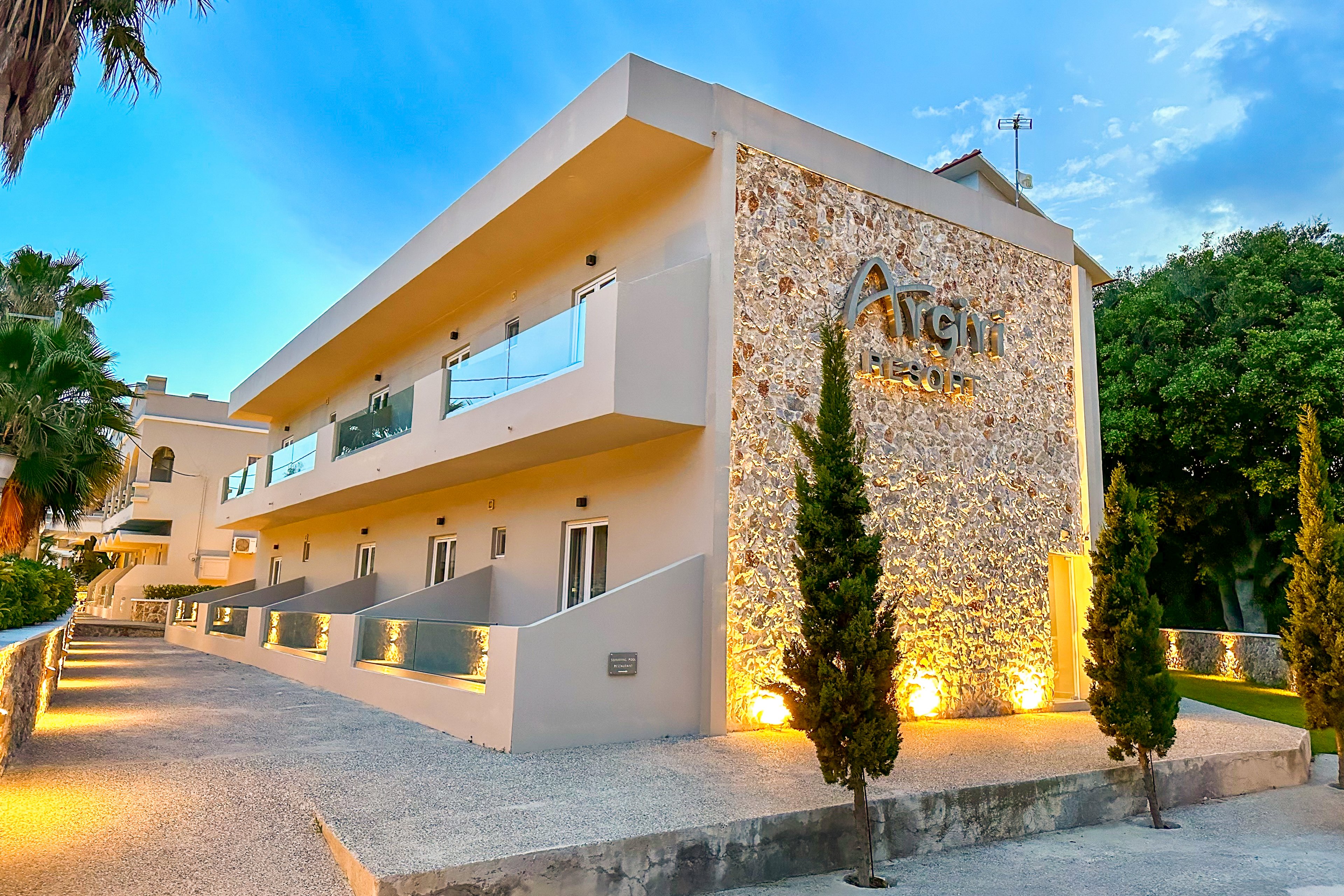 Argiri Hotel and Apartments