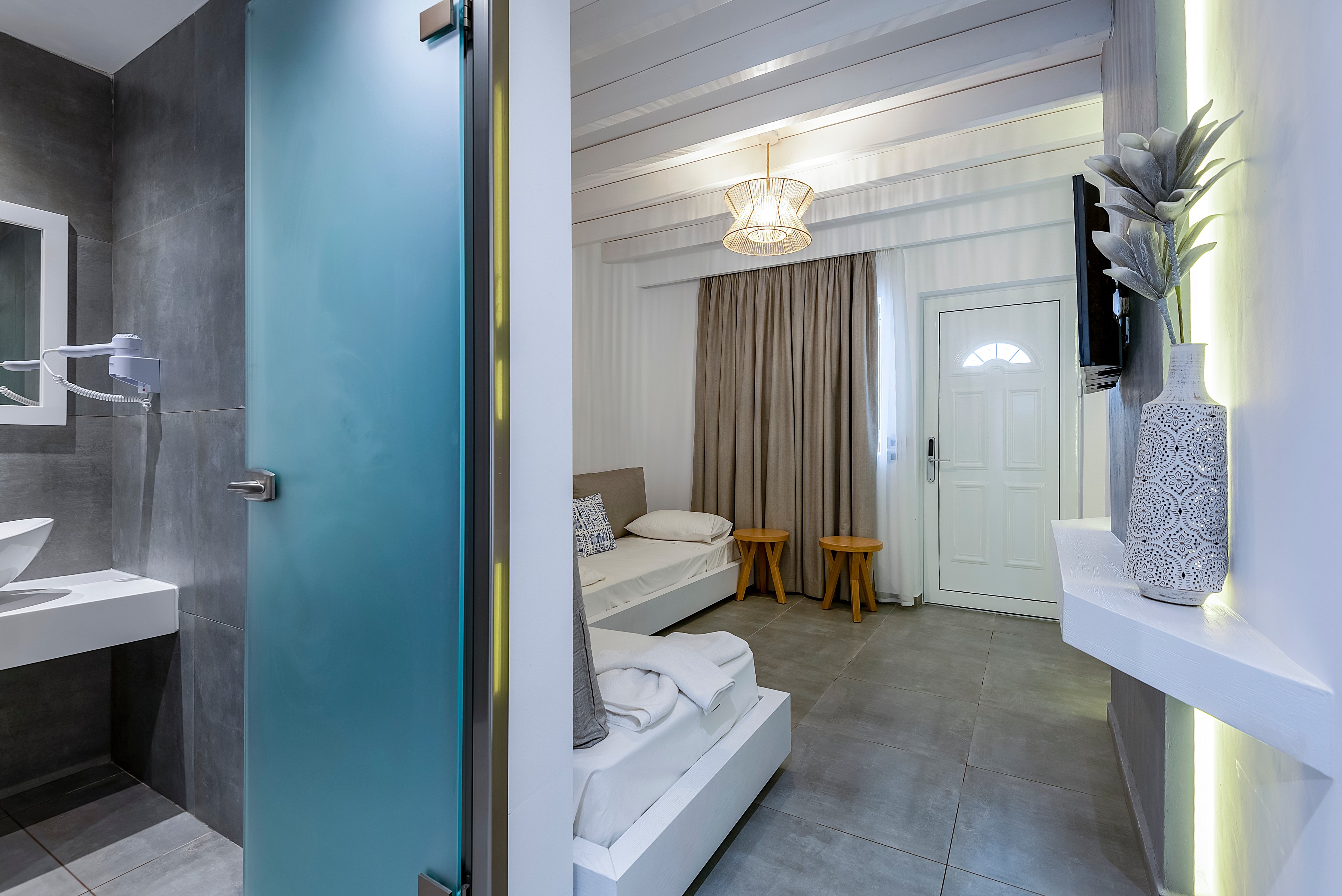 Argiri Hotel and Apartments