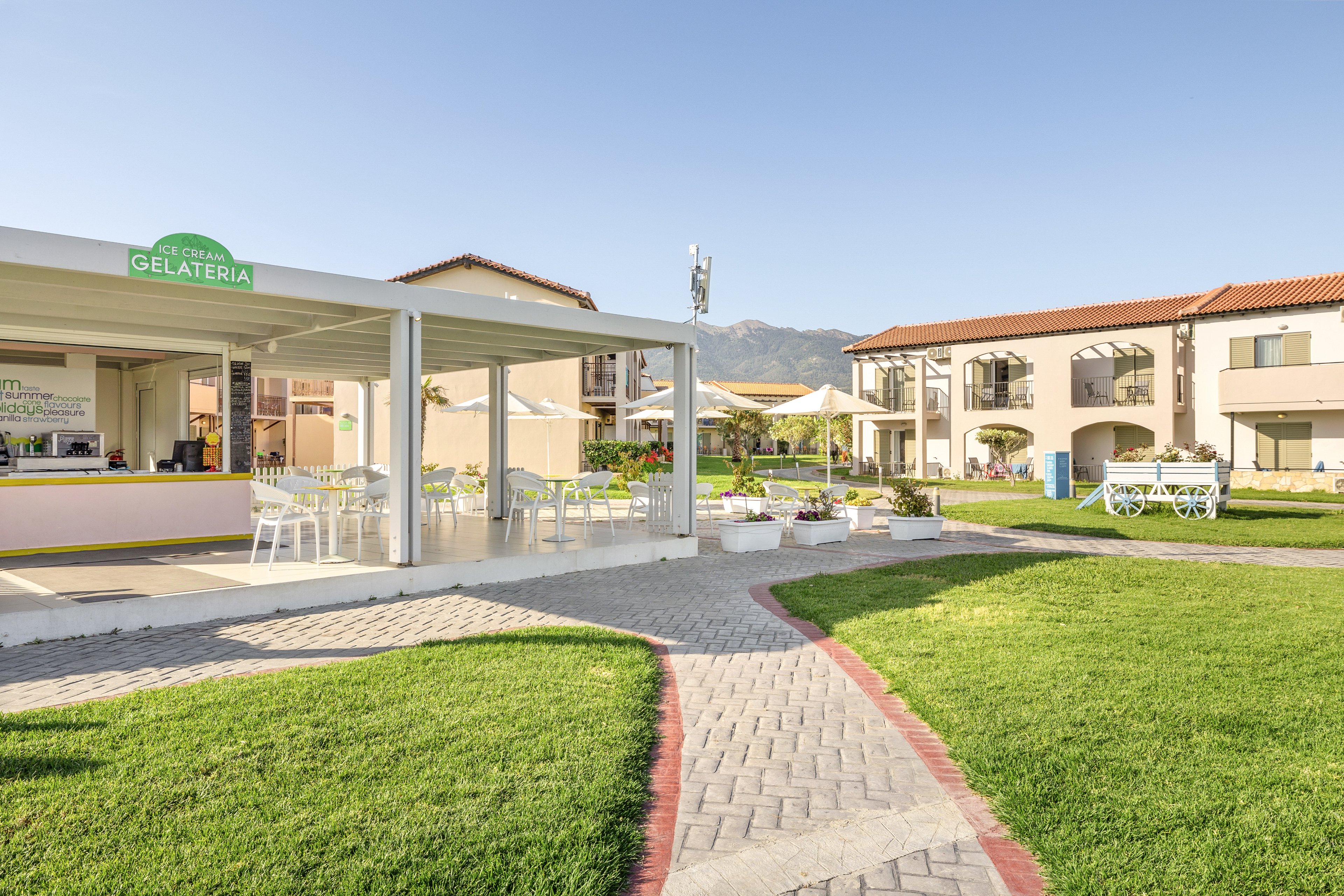 White Olive Marine Aquapark