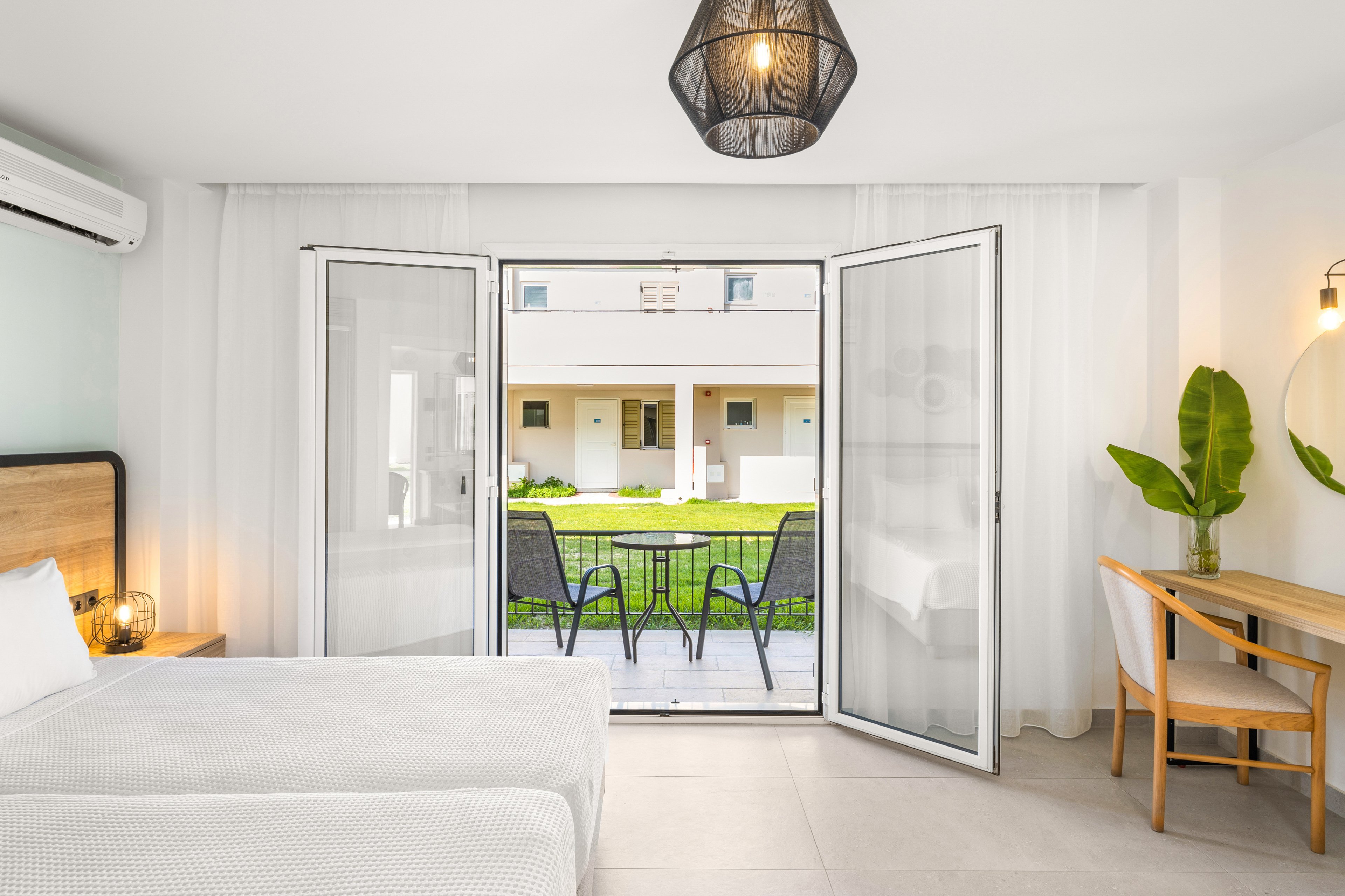 White Olive Marine Aquapark