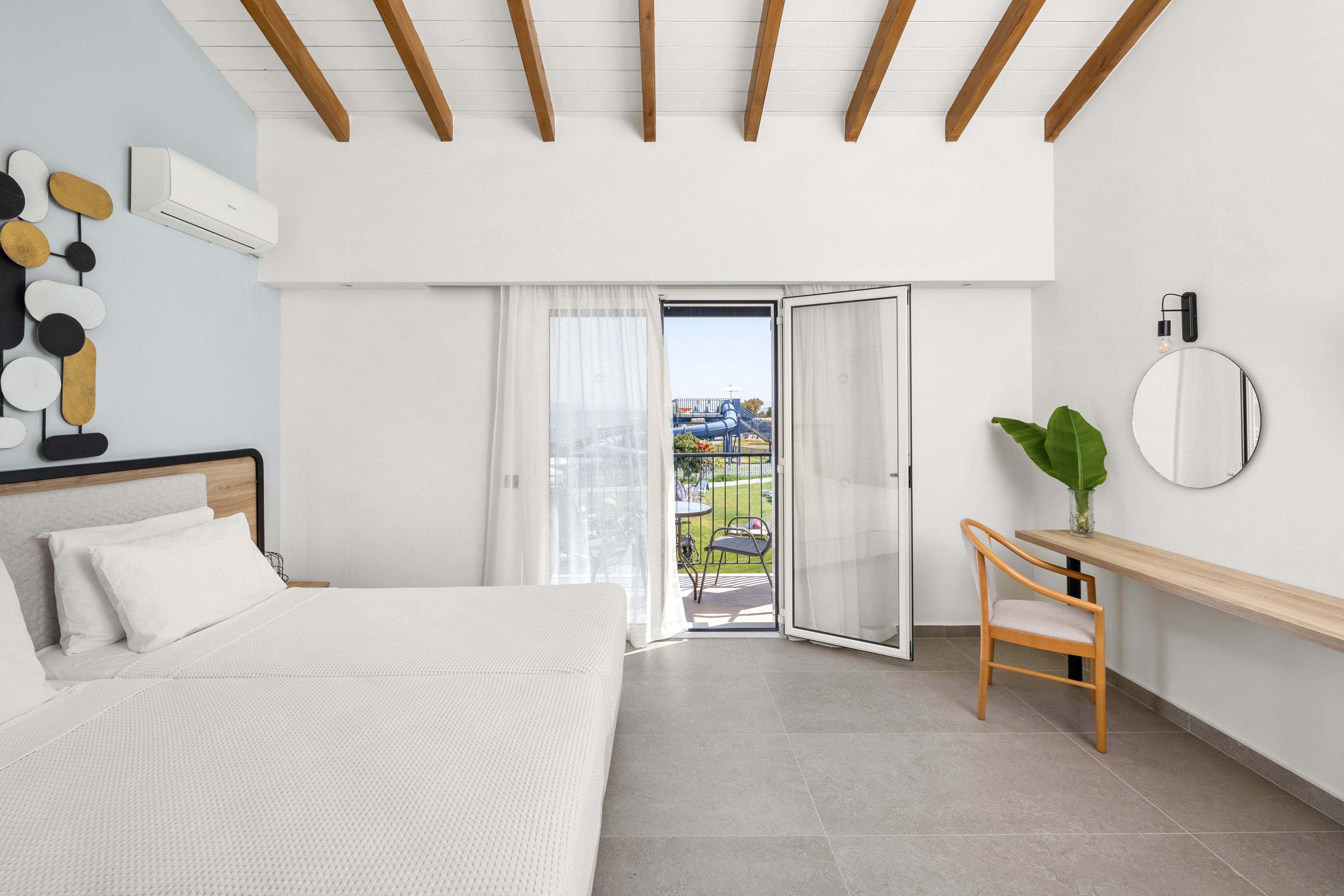 White Olive Marine Aquapark