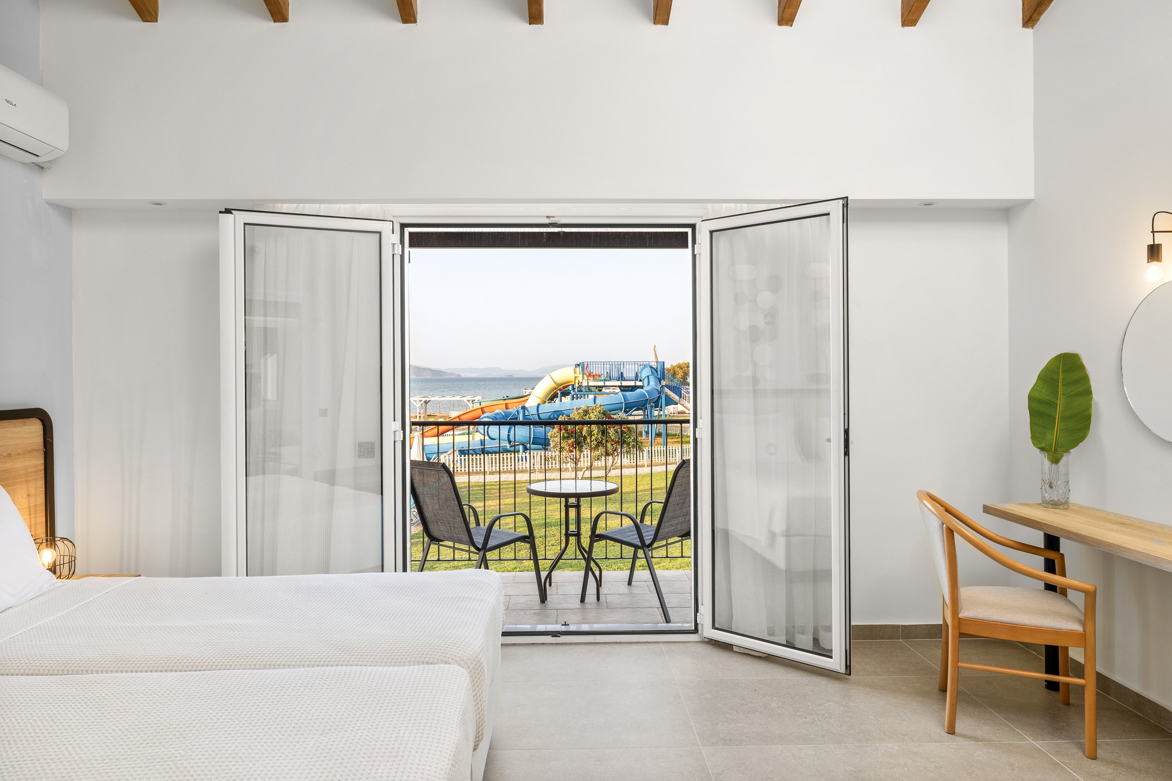 White Olive Marine Aquapark