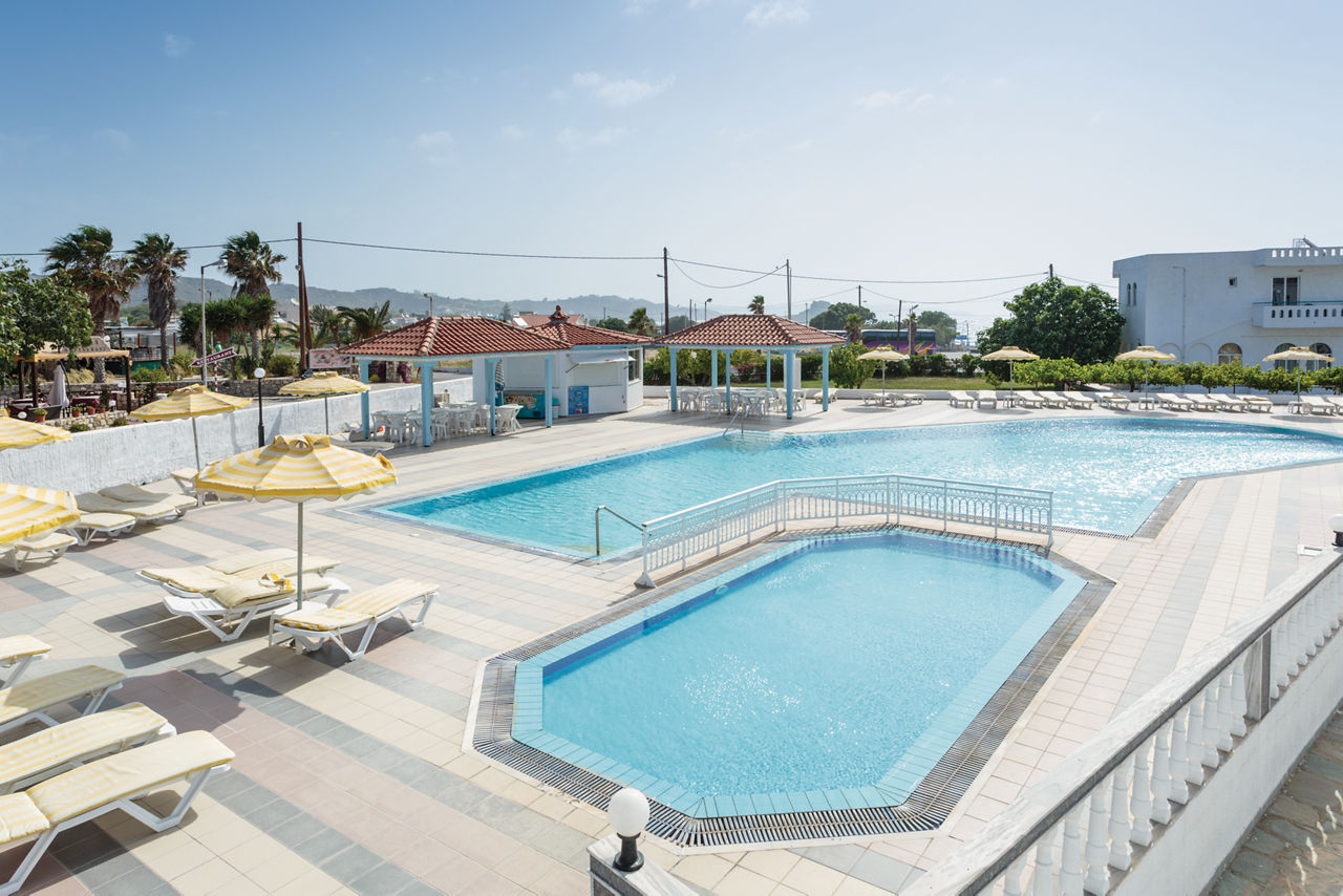 Kamari Bay Hotel