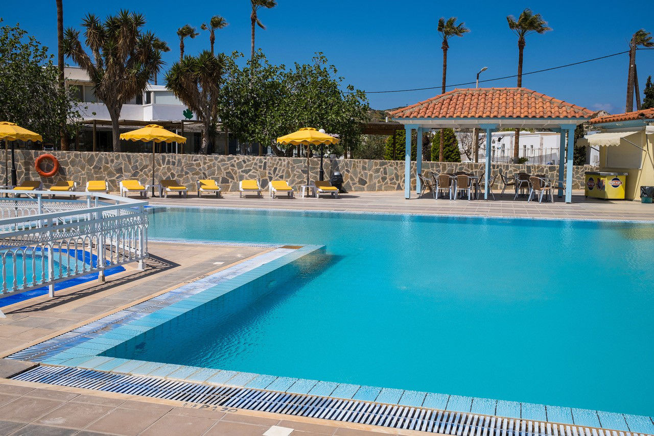 Kamari Bay Hotel