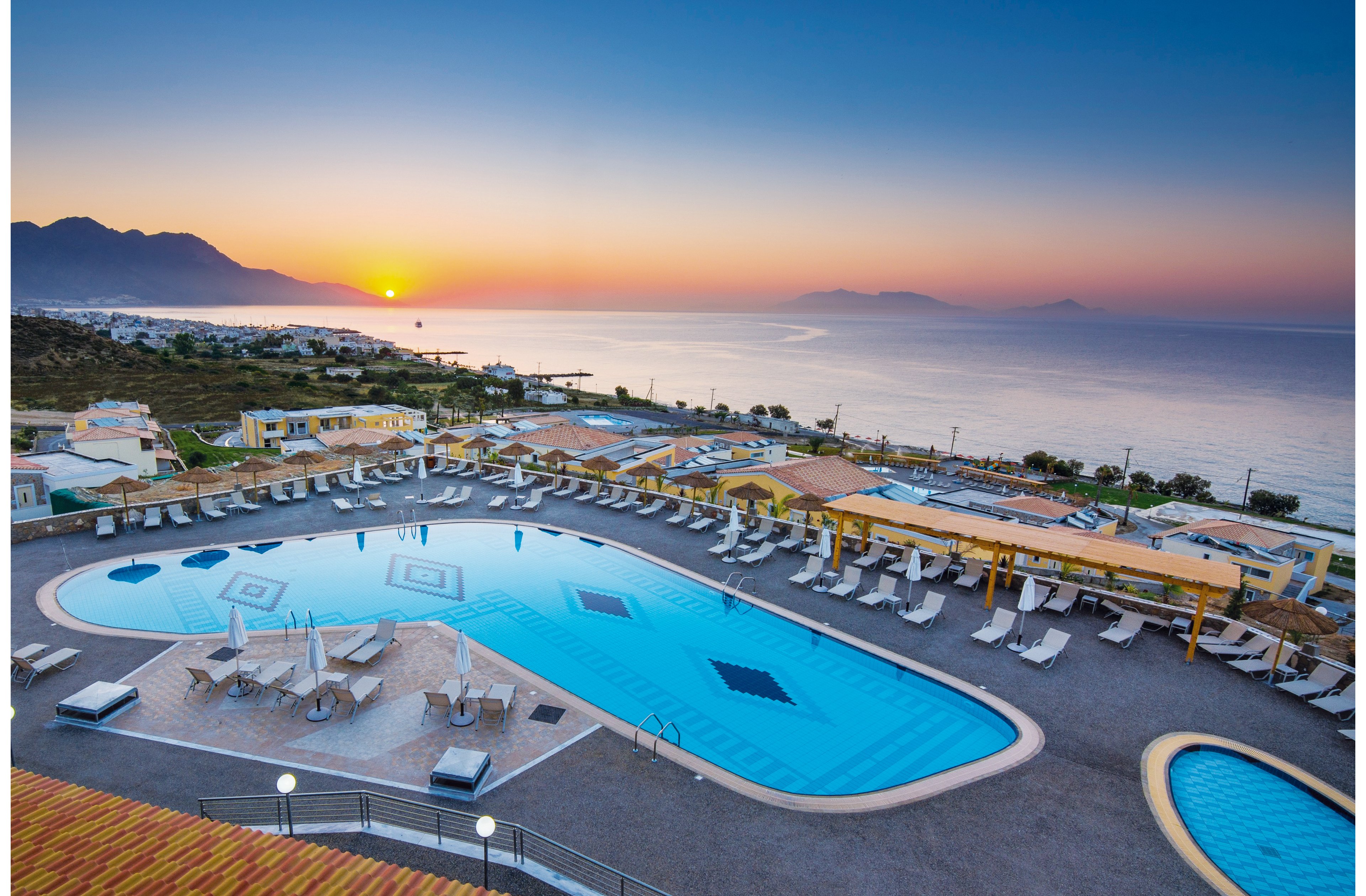 Grand Blue Beach Hotel