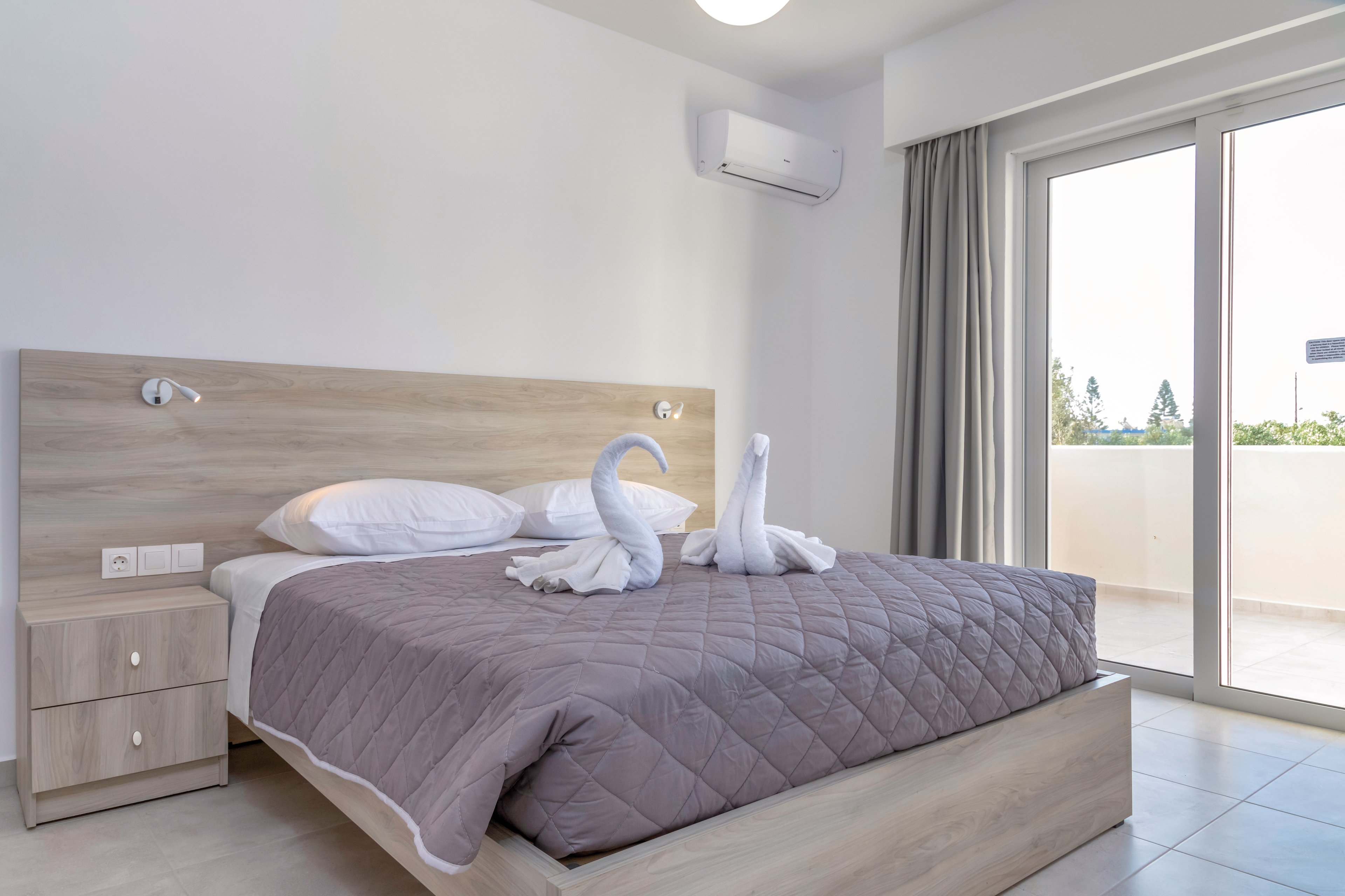 Yiannis The Beekeeper Apartments