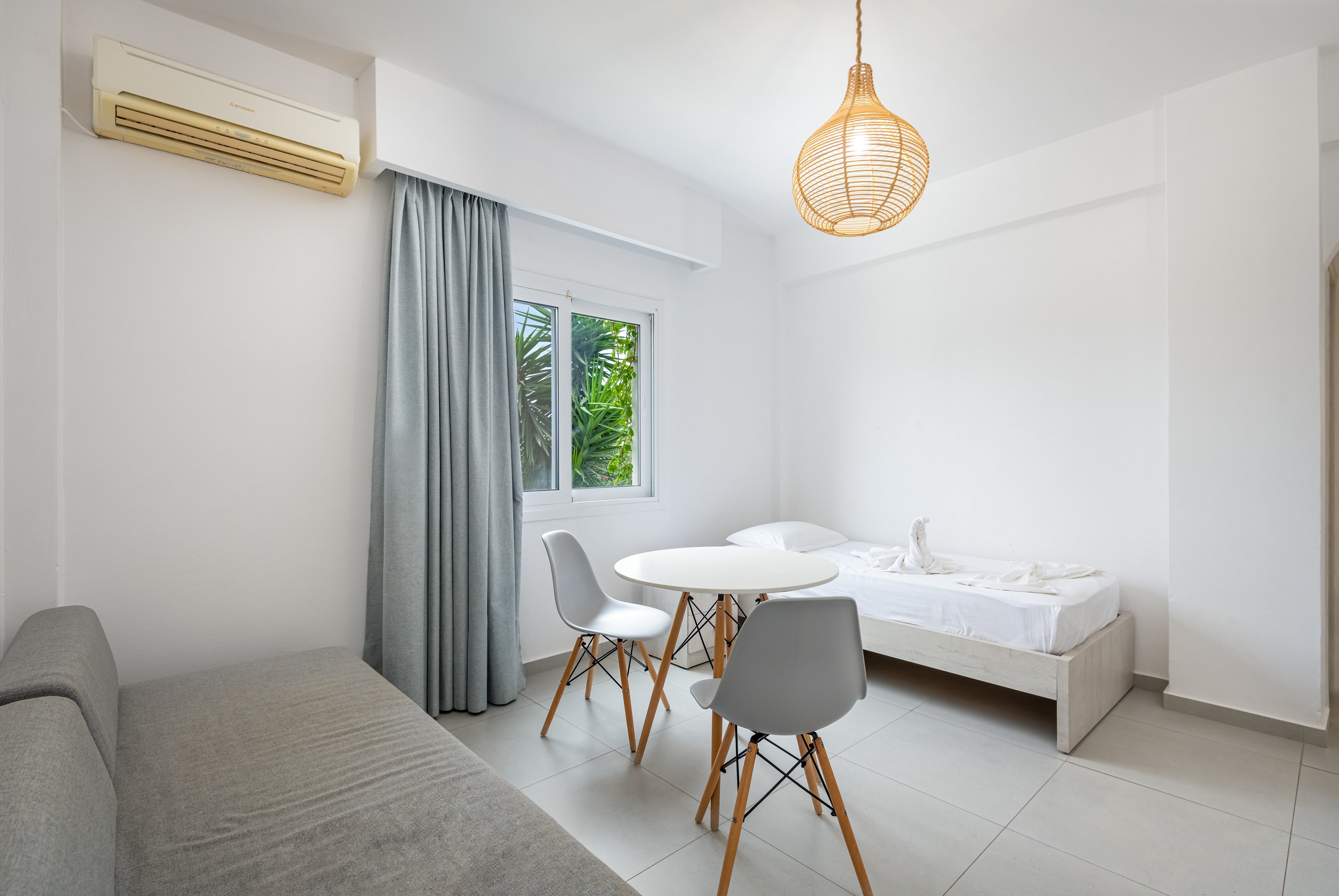 Yiannis The Beekeeper Apartments