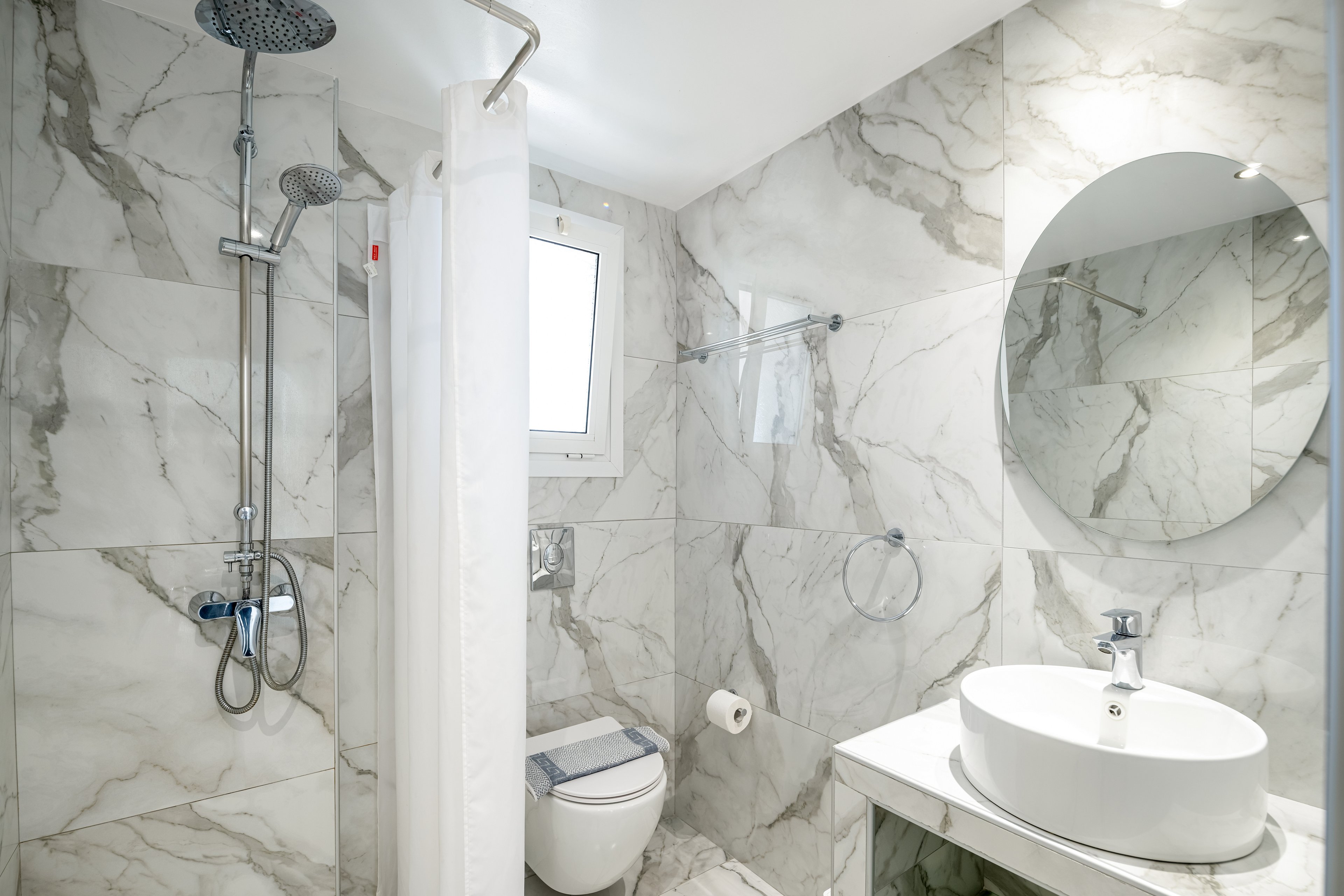 Yiannis The Beekeeper Apartments