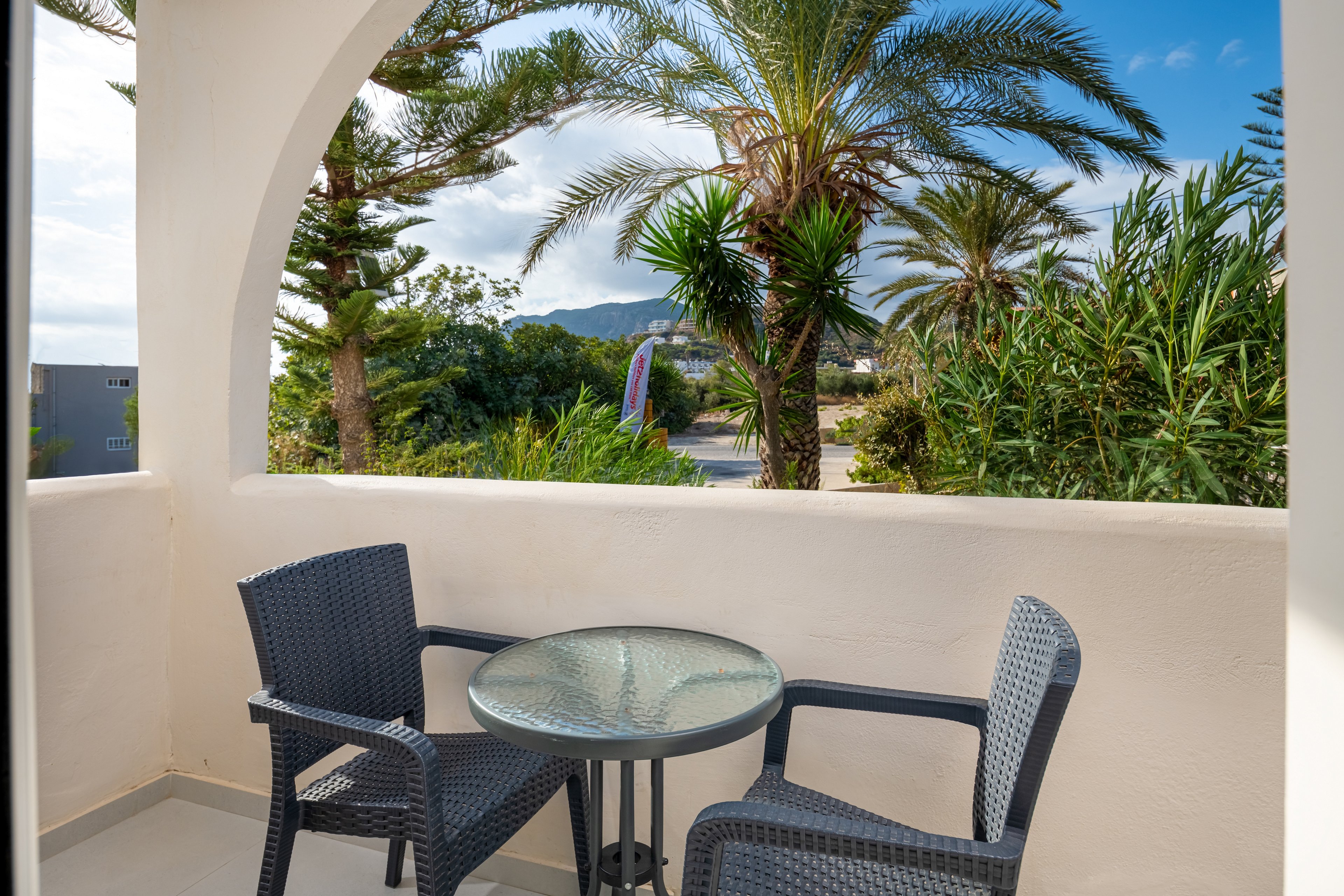 Yiannis The Beekeeper Apartments