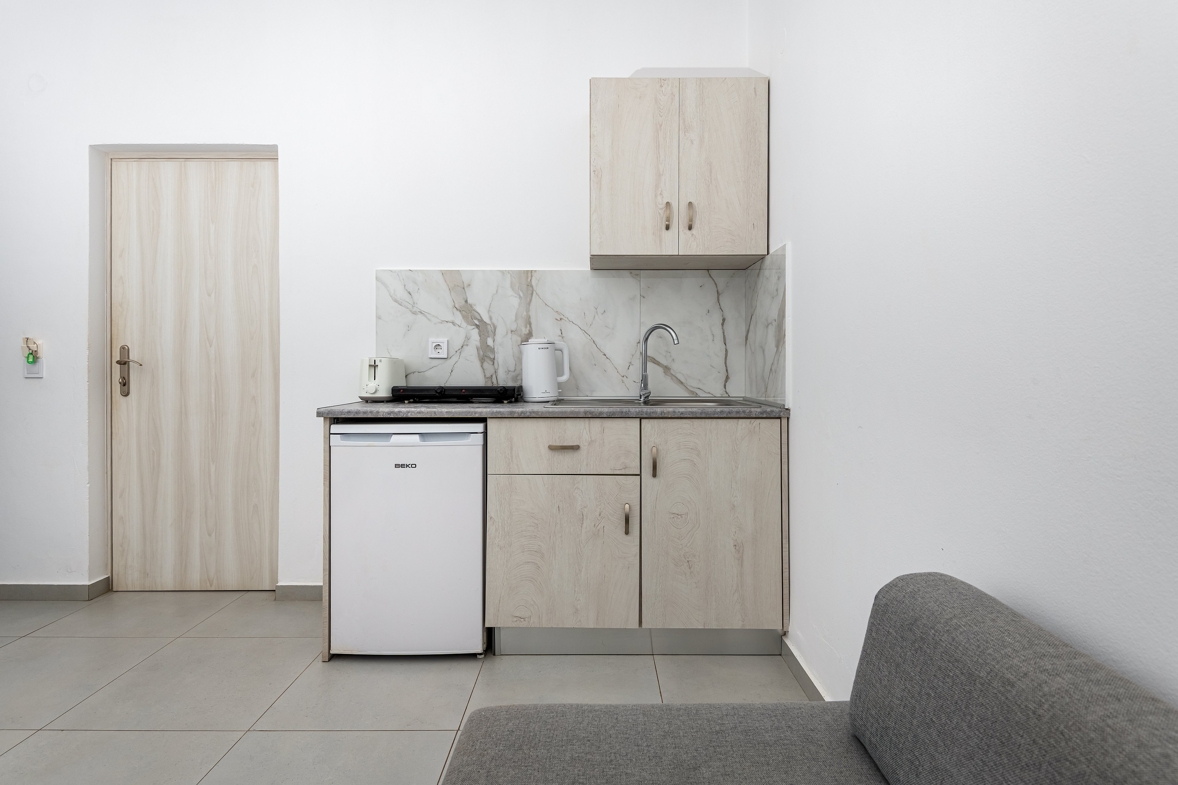 Yiannis The Beekeeper Apartments