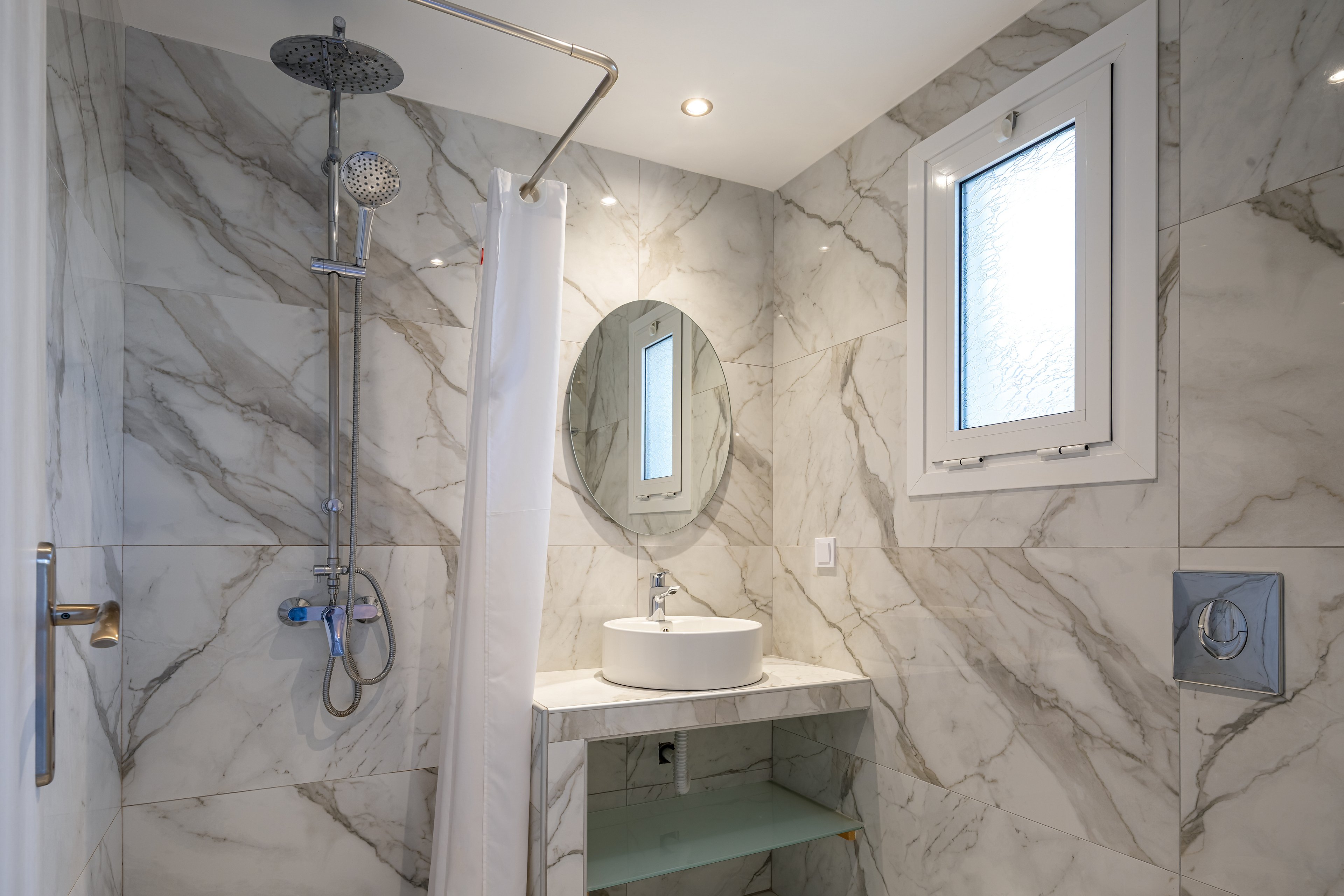 Yiannis The Beekeeper Apartments