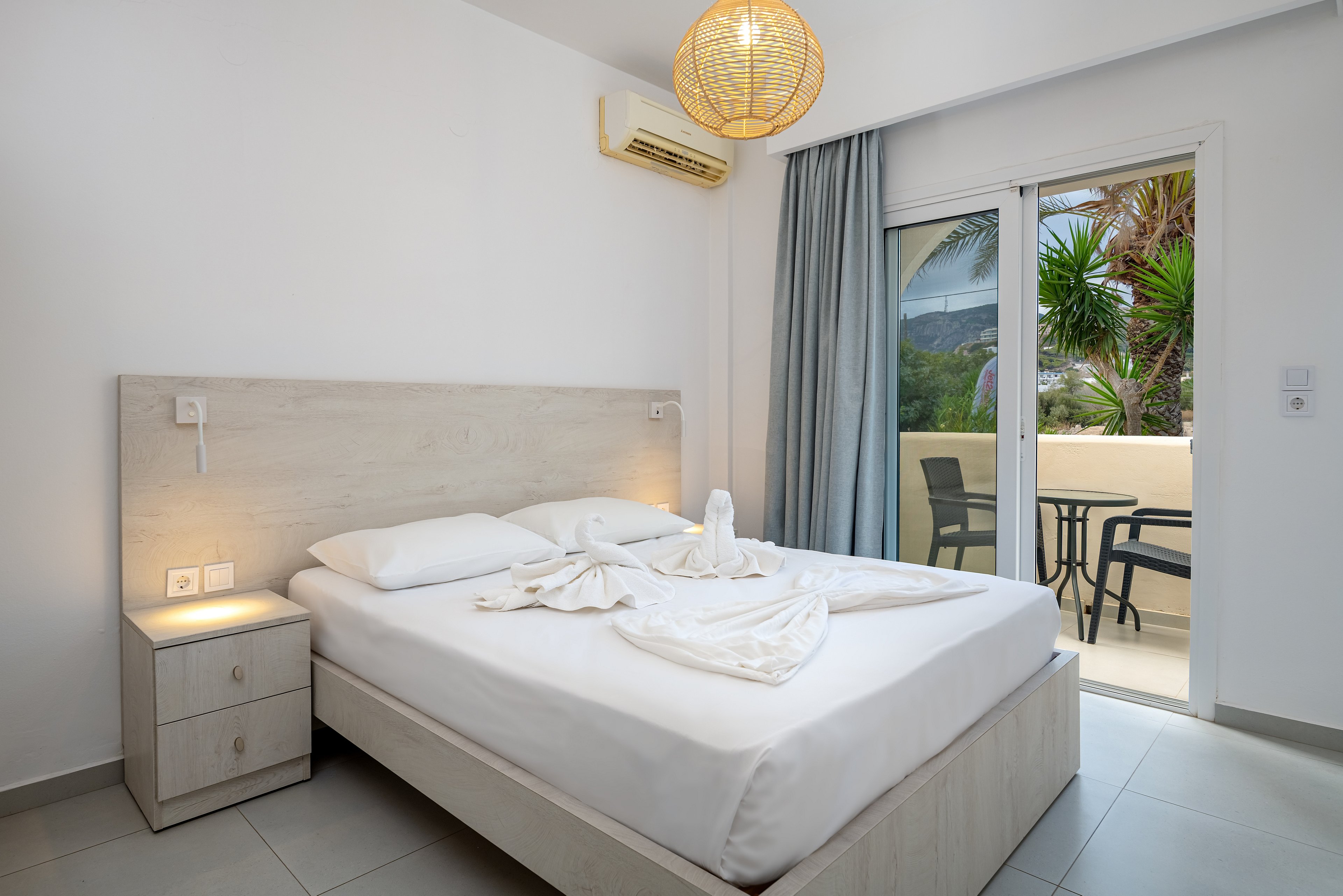 Yiannis The Beekeeper Apartments