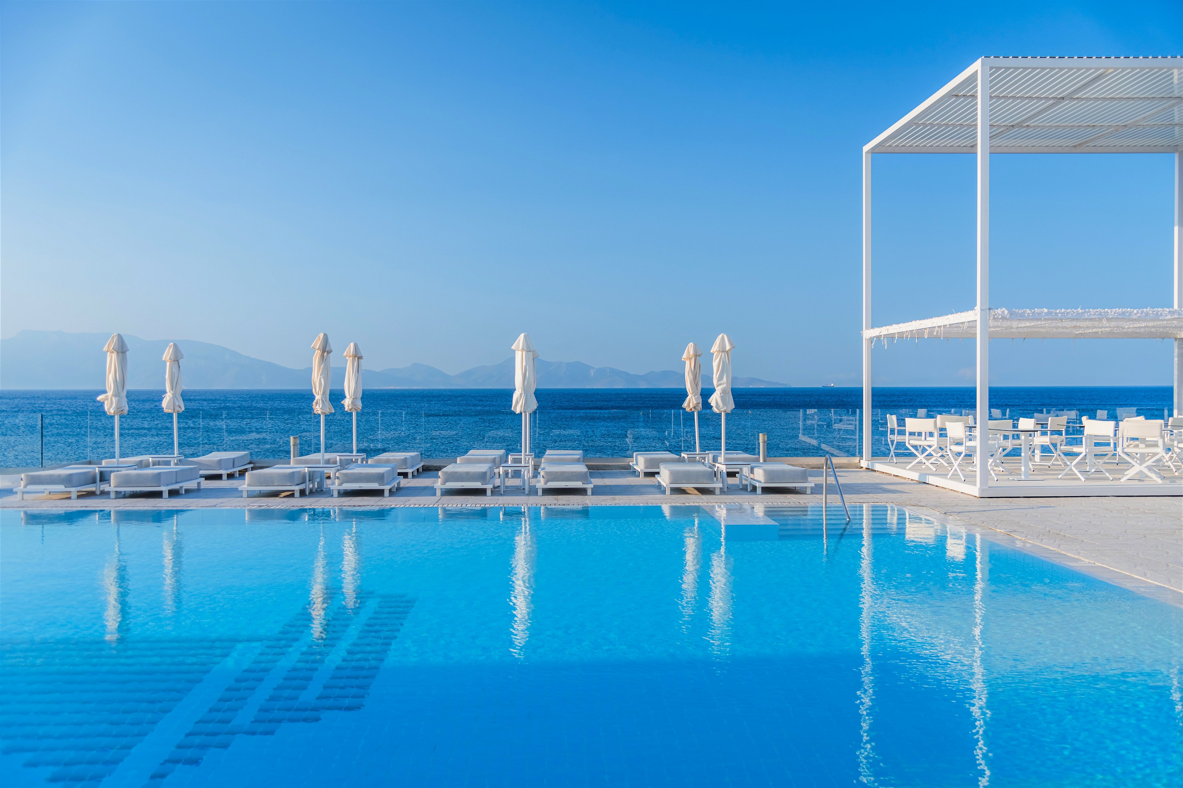 Dimitra Beach Hotel & Suites