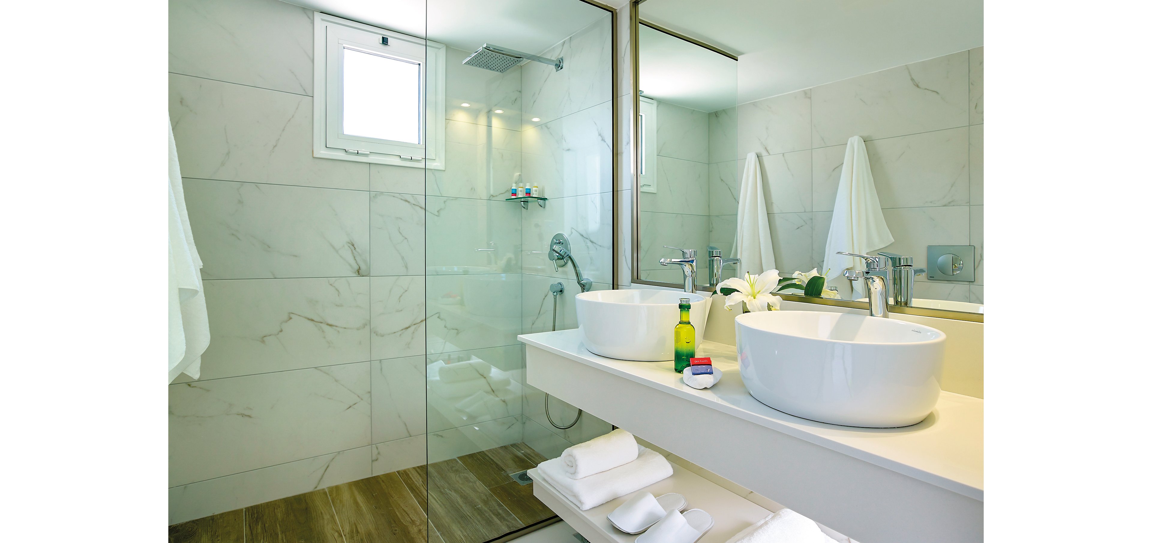 Dimitra Beach Hotel & Suites