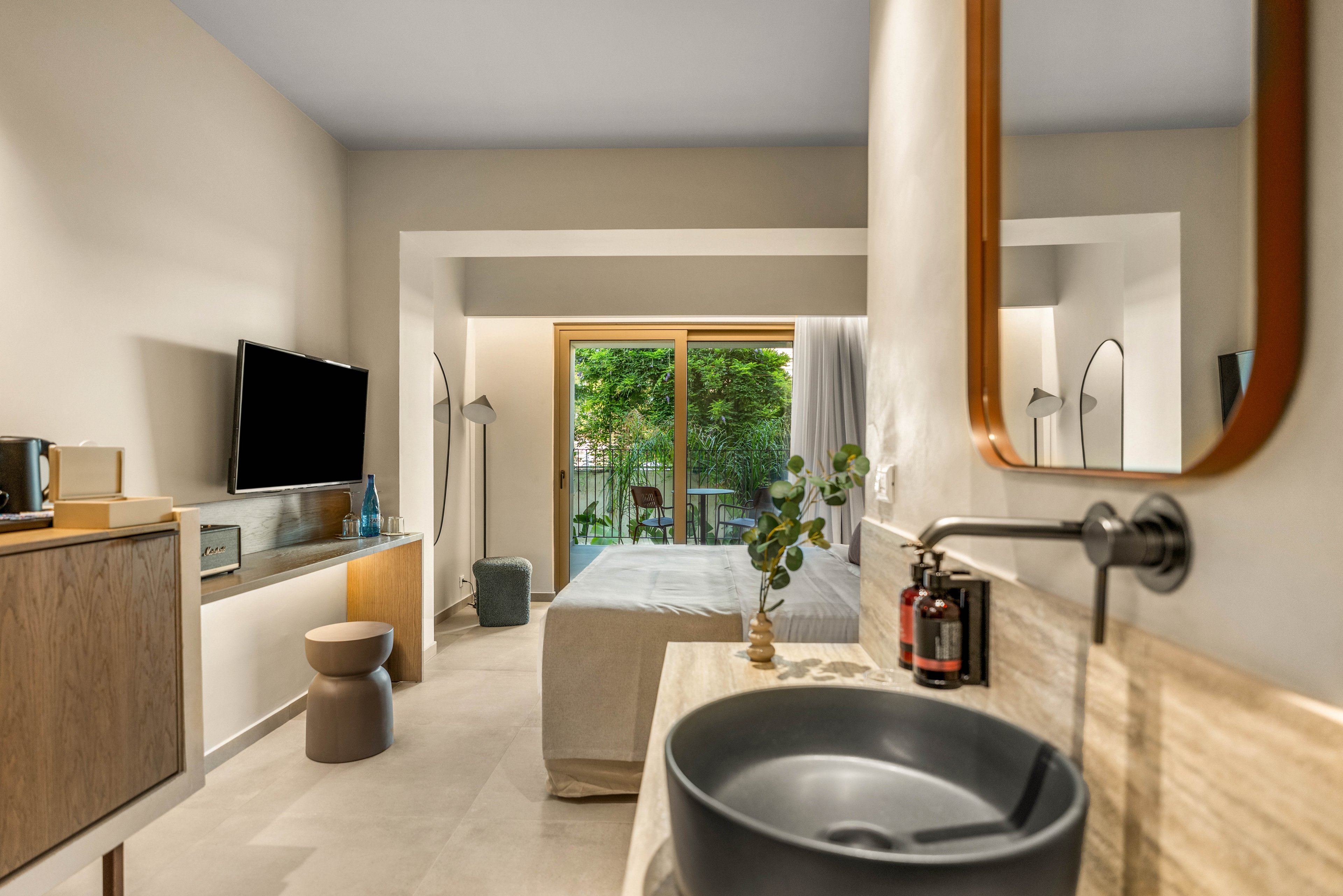 ARATO by E.Geo