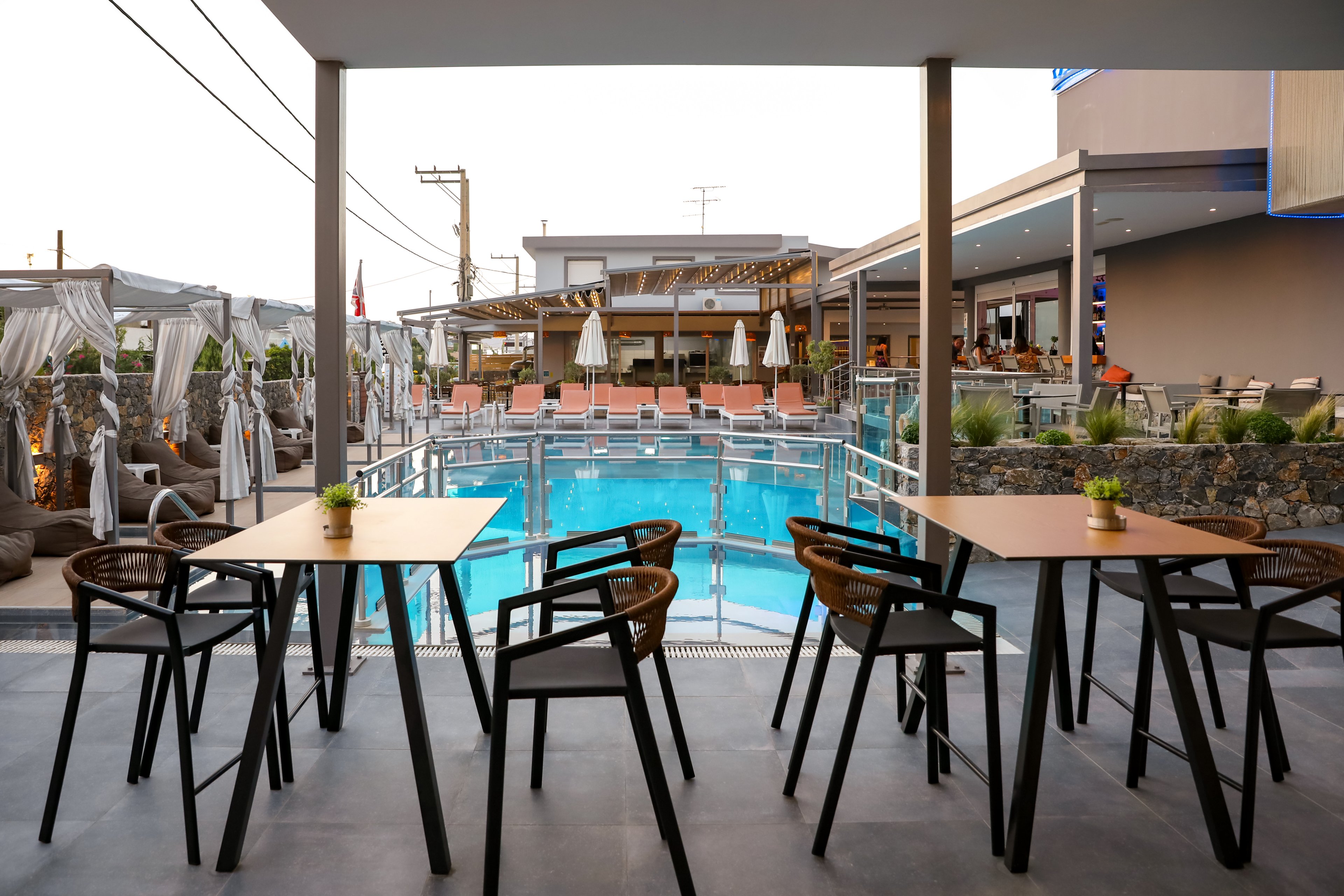 Angela Hotel & Suites