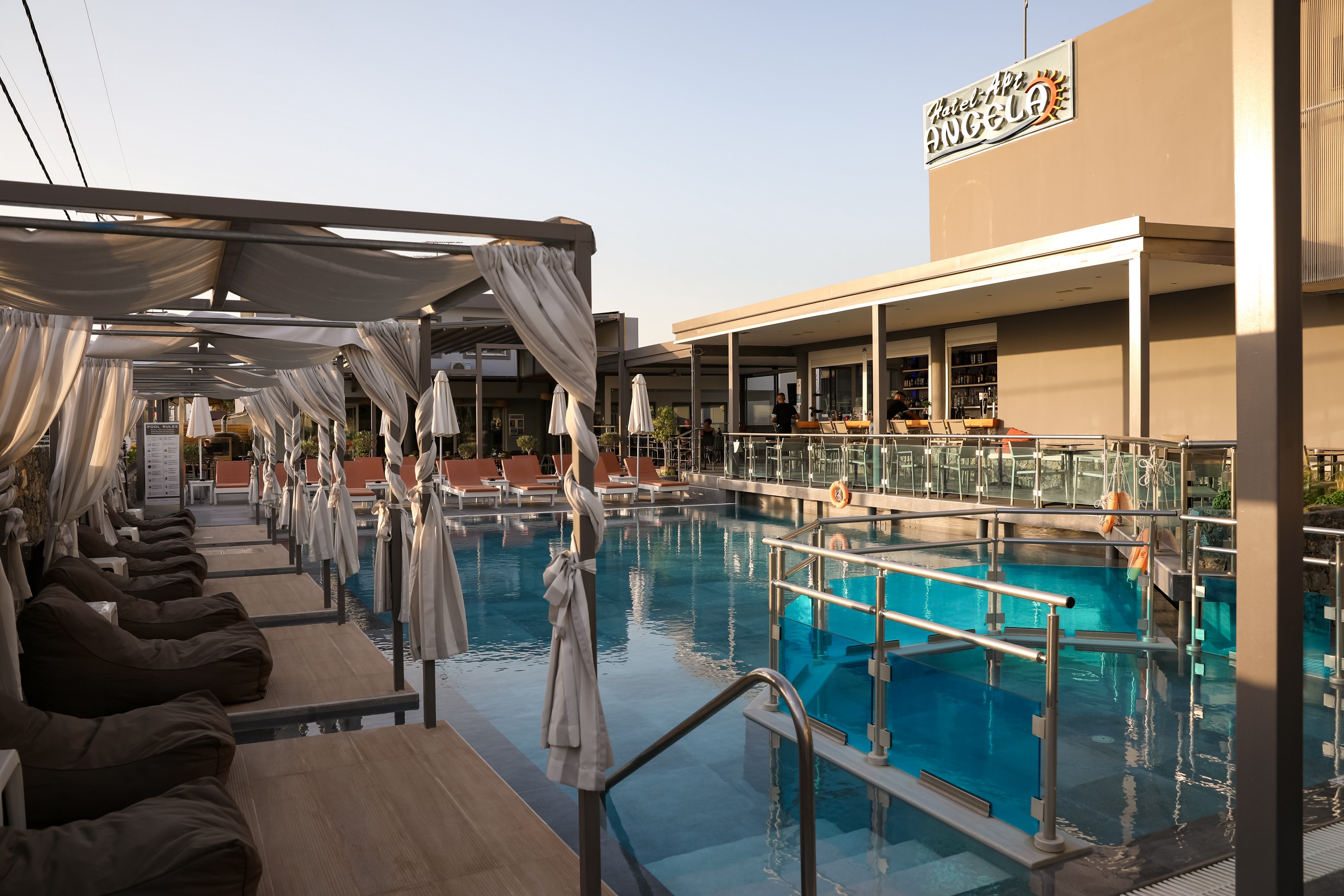 Angela Hotel & Suites