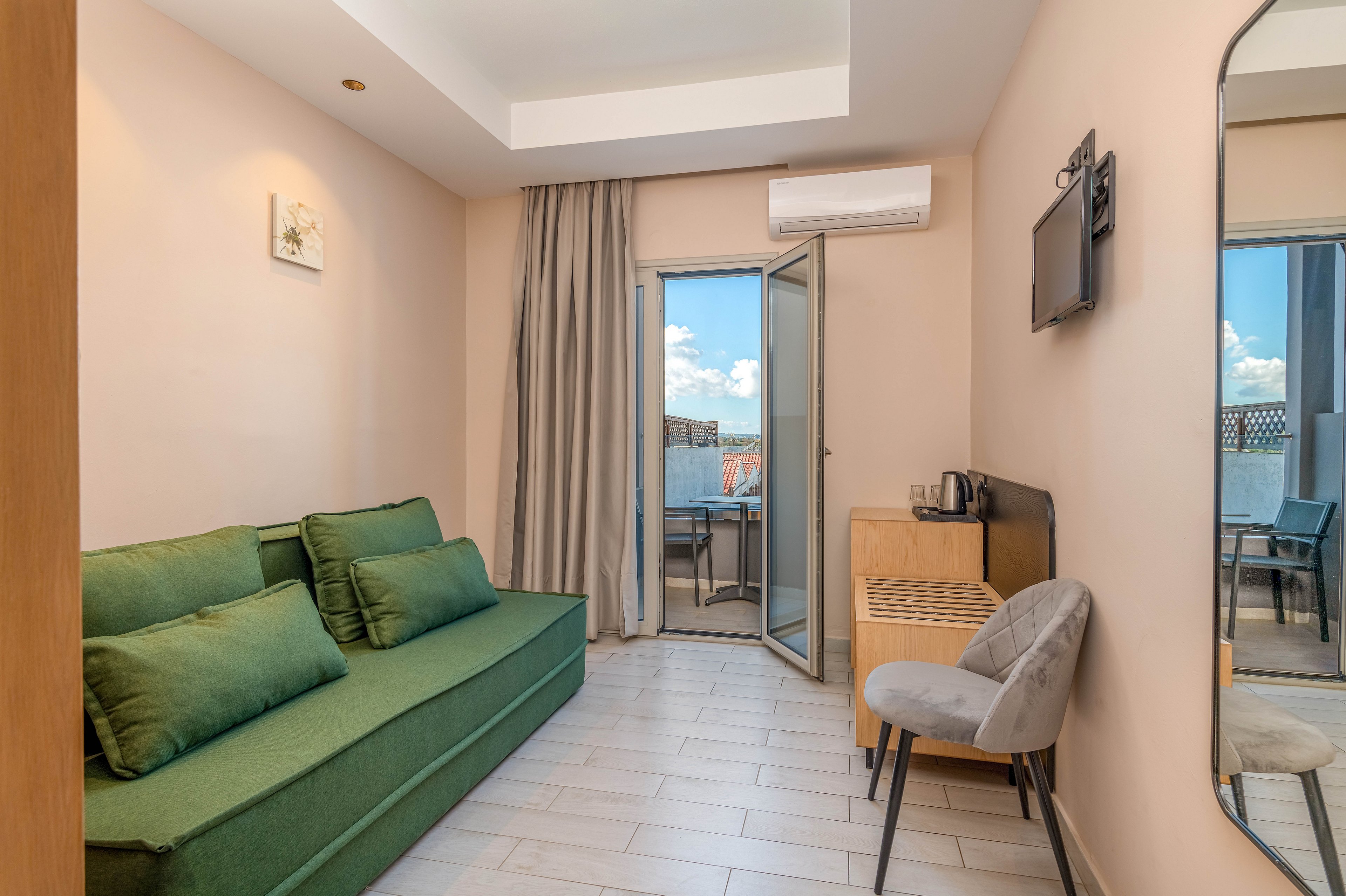 Angela Hotel & Suites