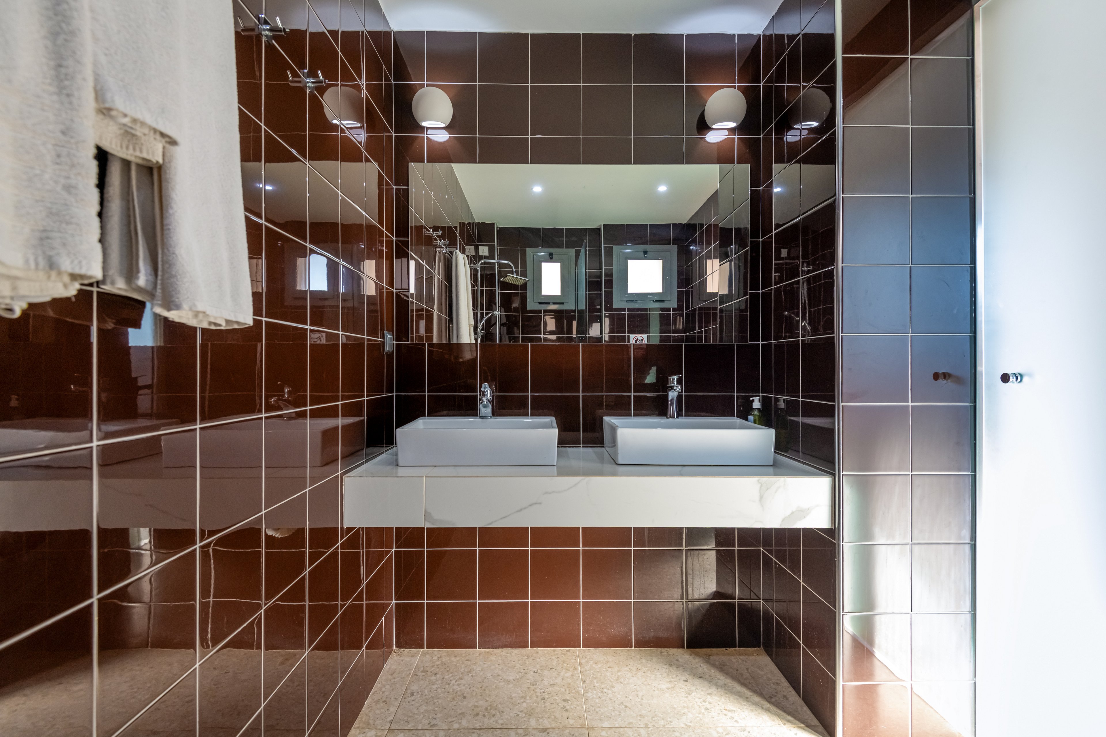 Angela Hotel & Suites