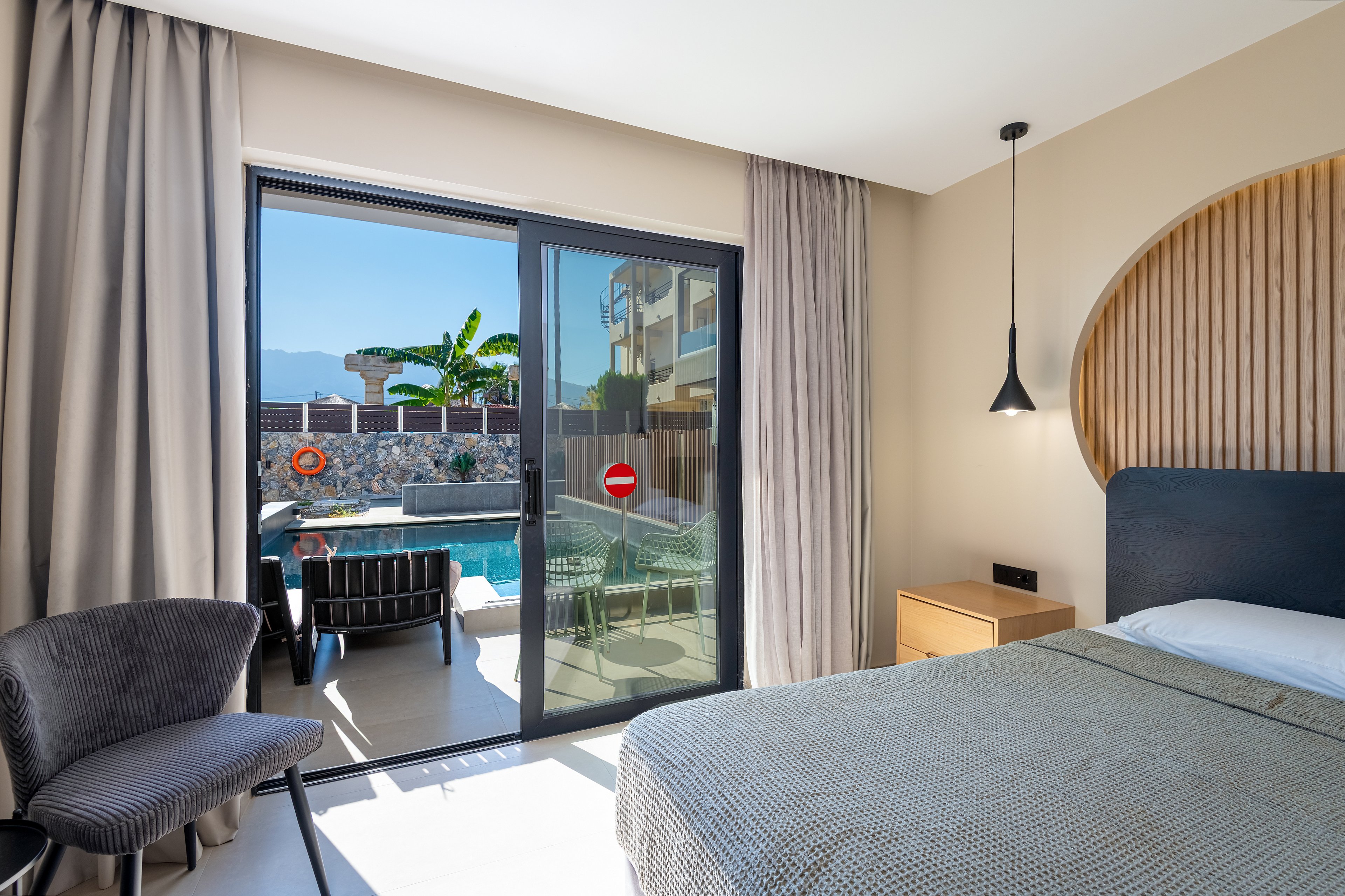 Angela Hotel & Suites