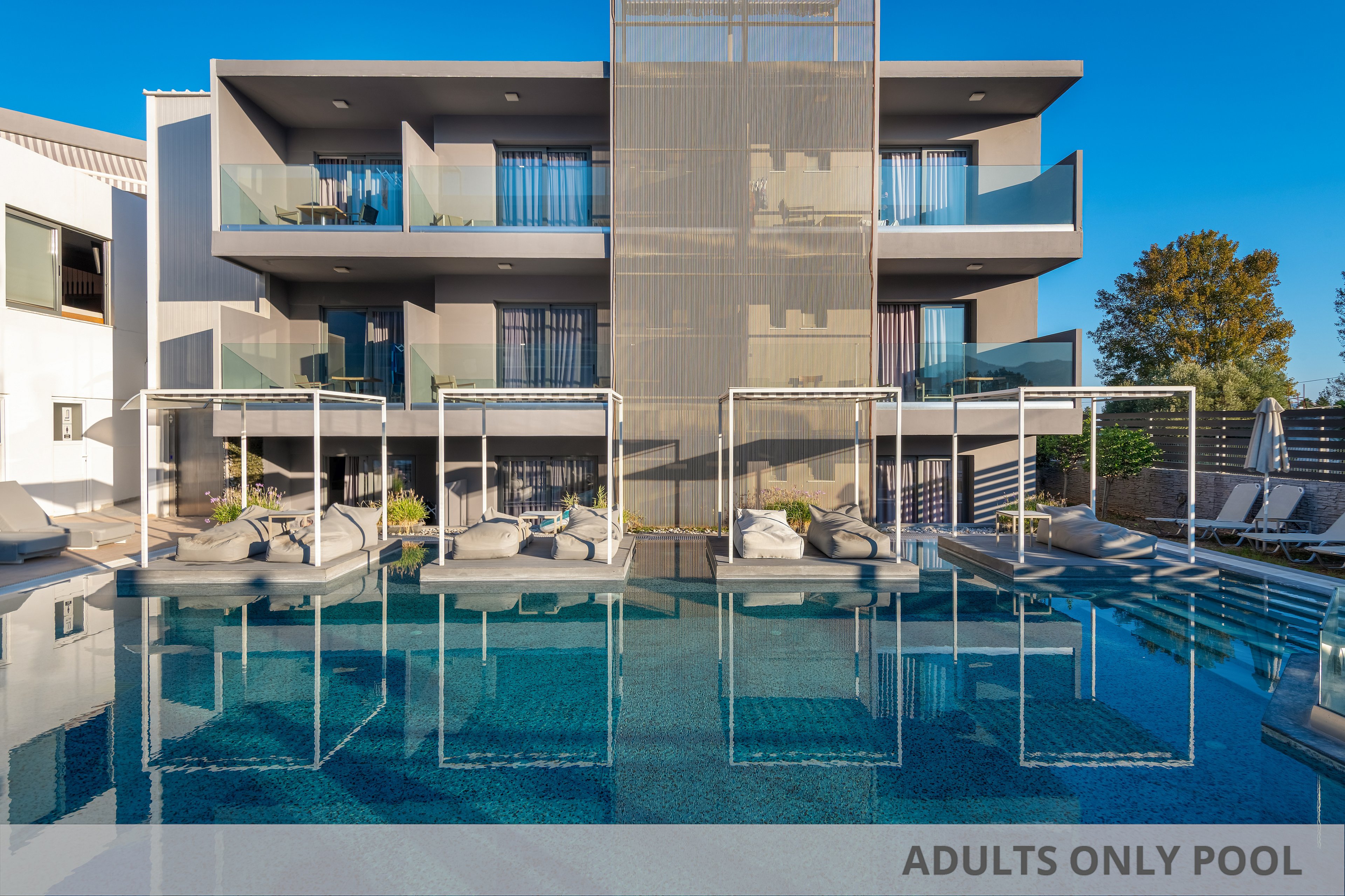 Angela Hotel & Suites