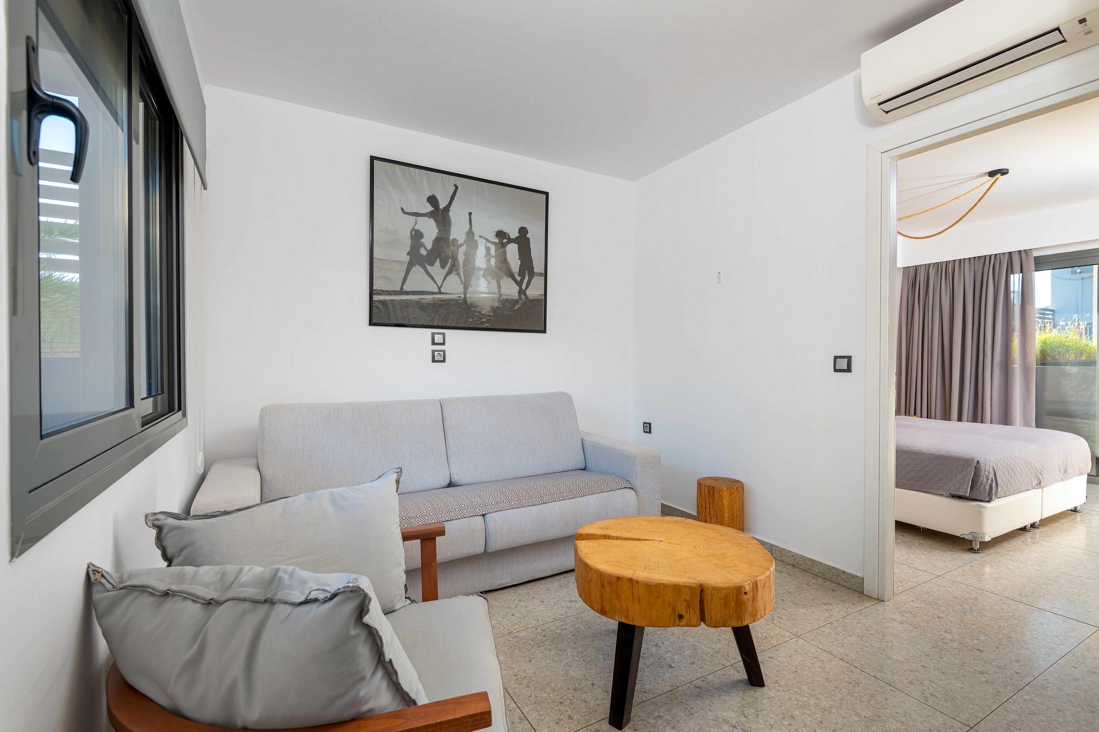 Angela Hotel & Suites