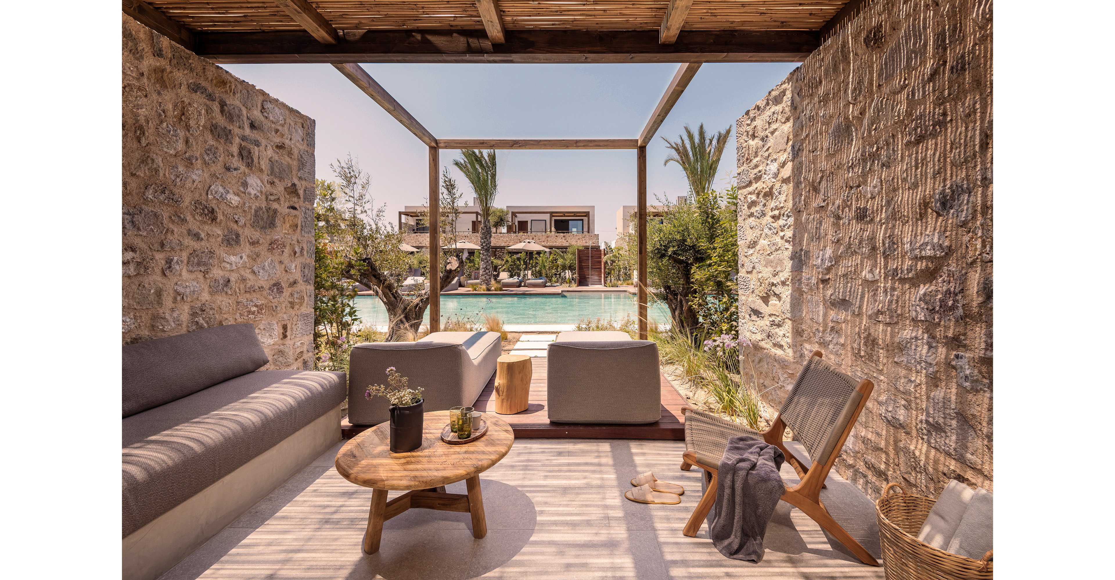 Theros All Suite Hotel