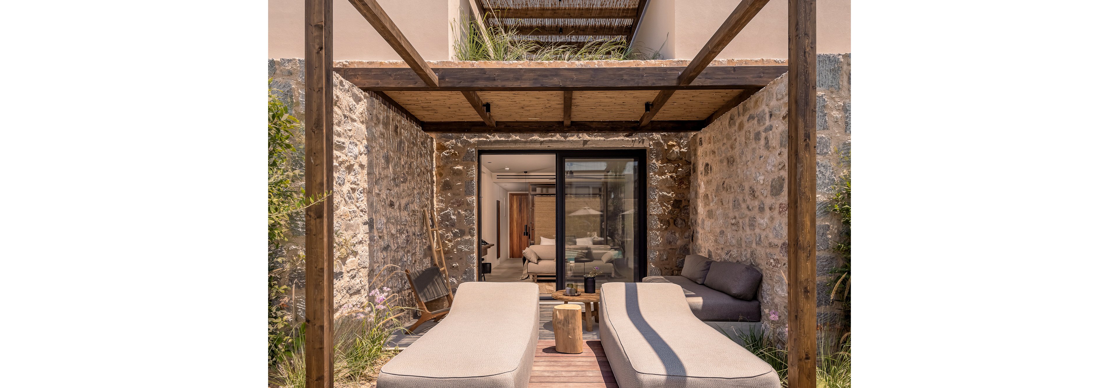 Theros All Suite Hotel