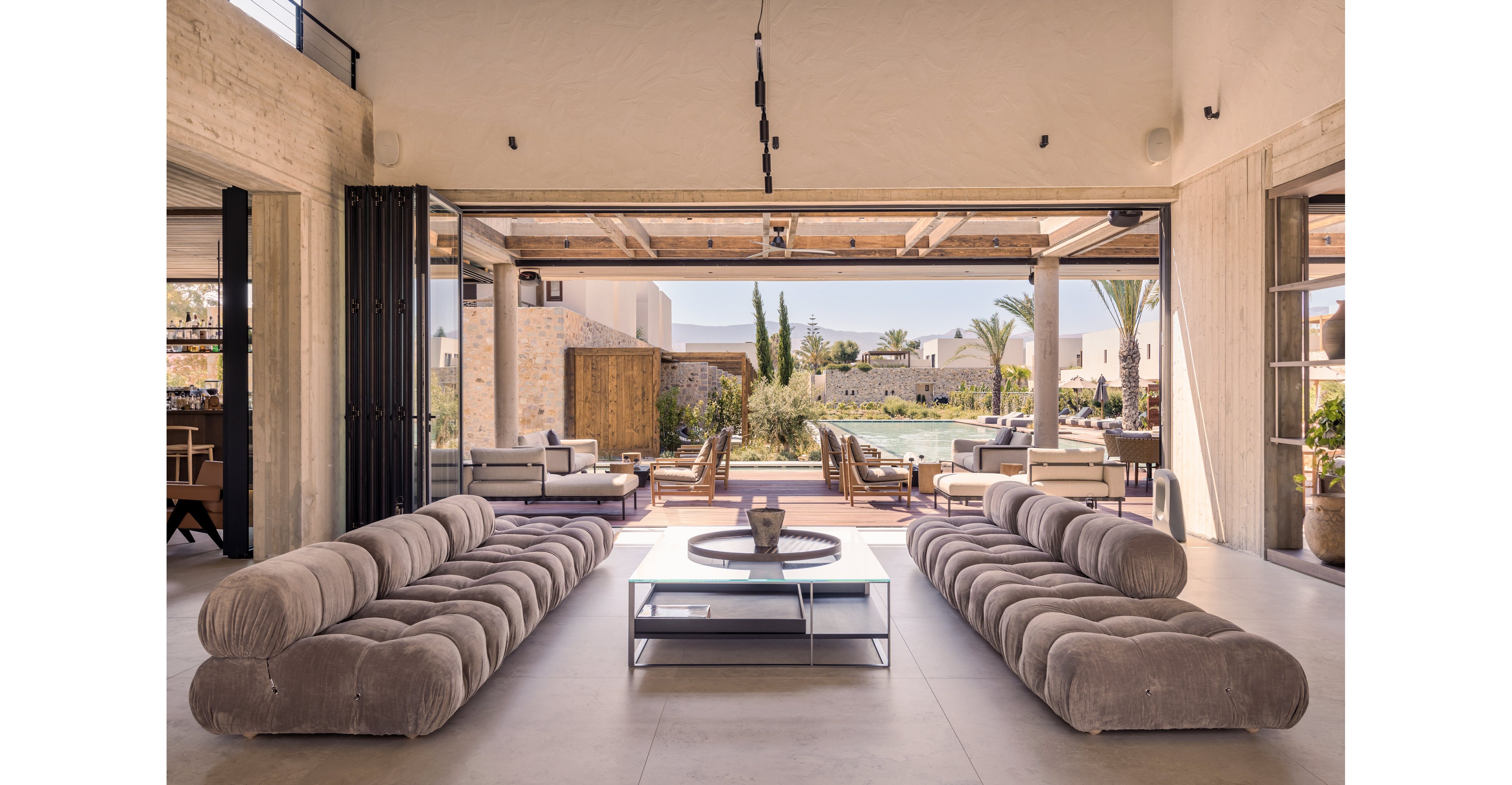 Theros All Suite Hotel