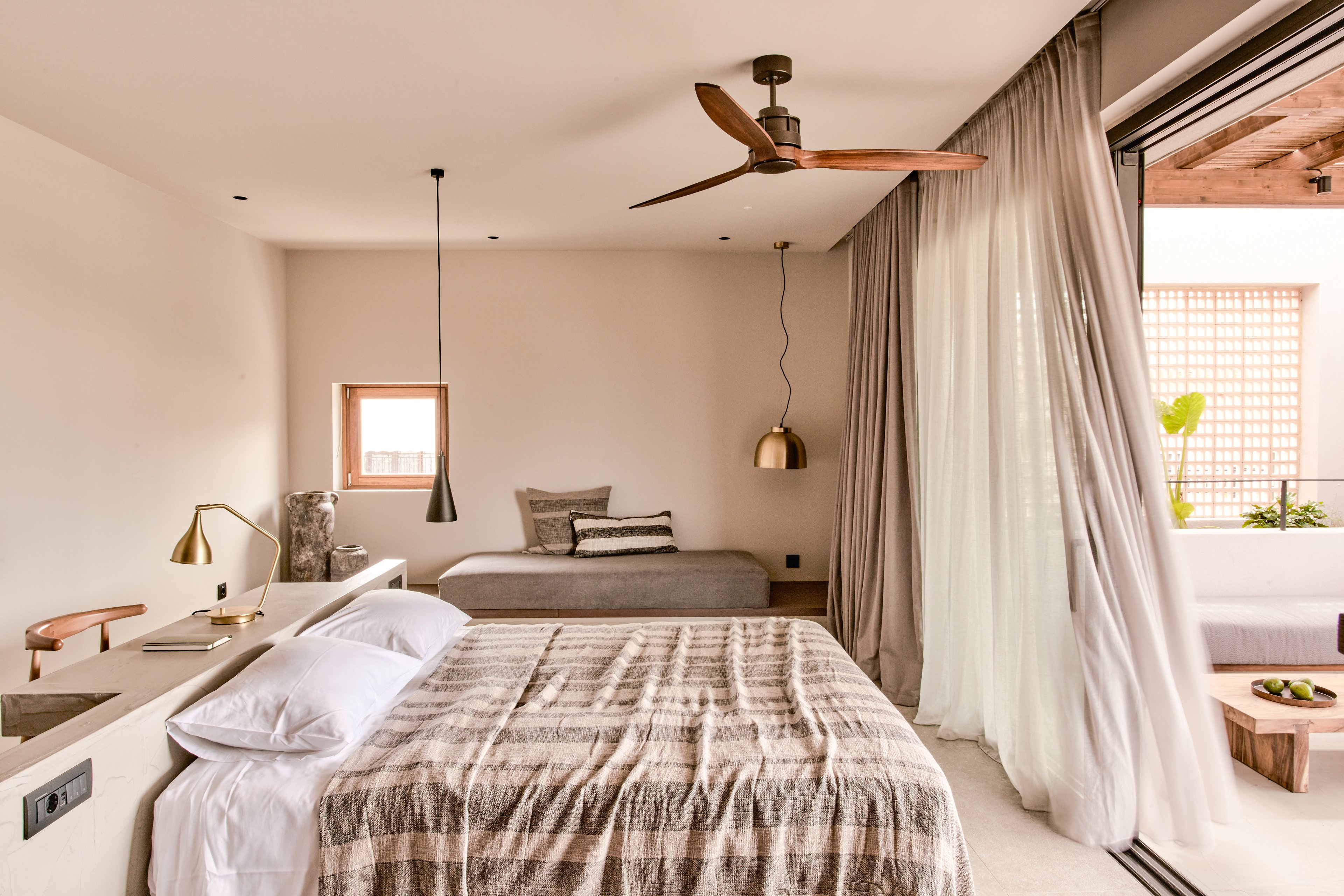 Theros All Suite Hotel