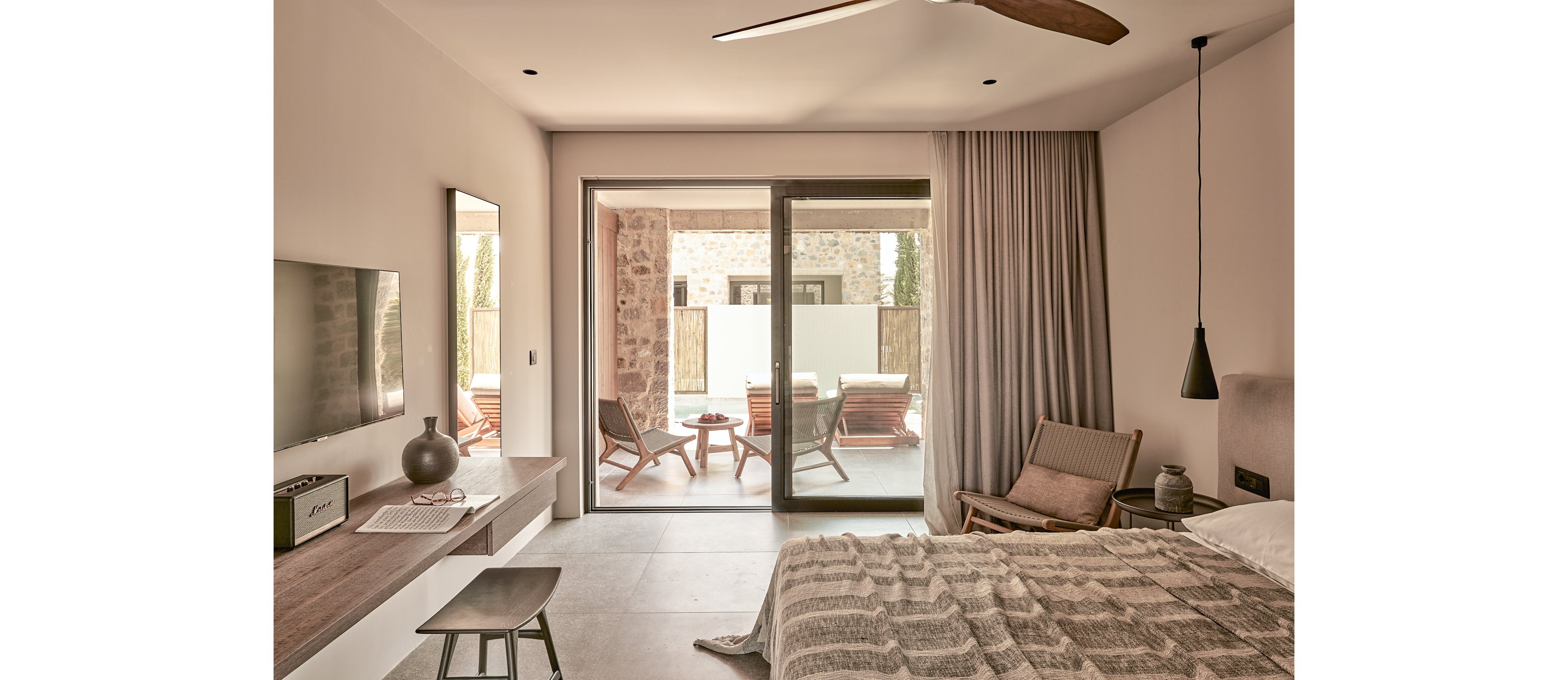 Theros All Suite Hotel