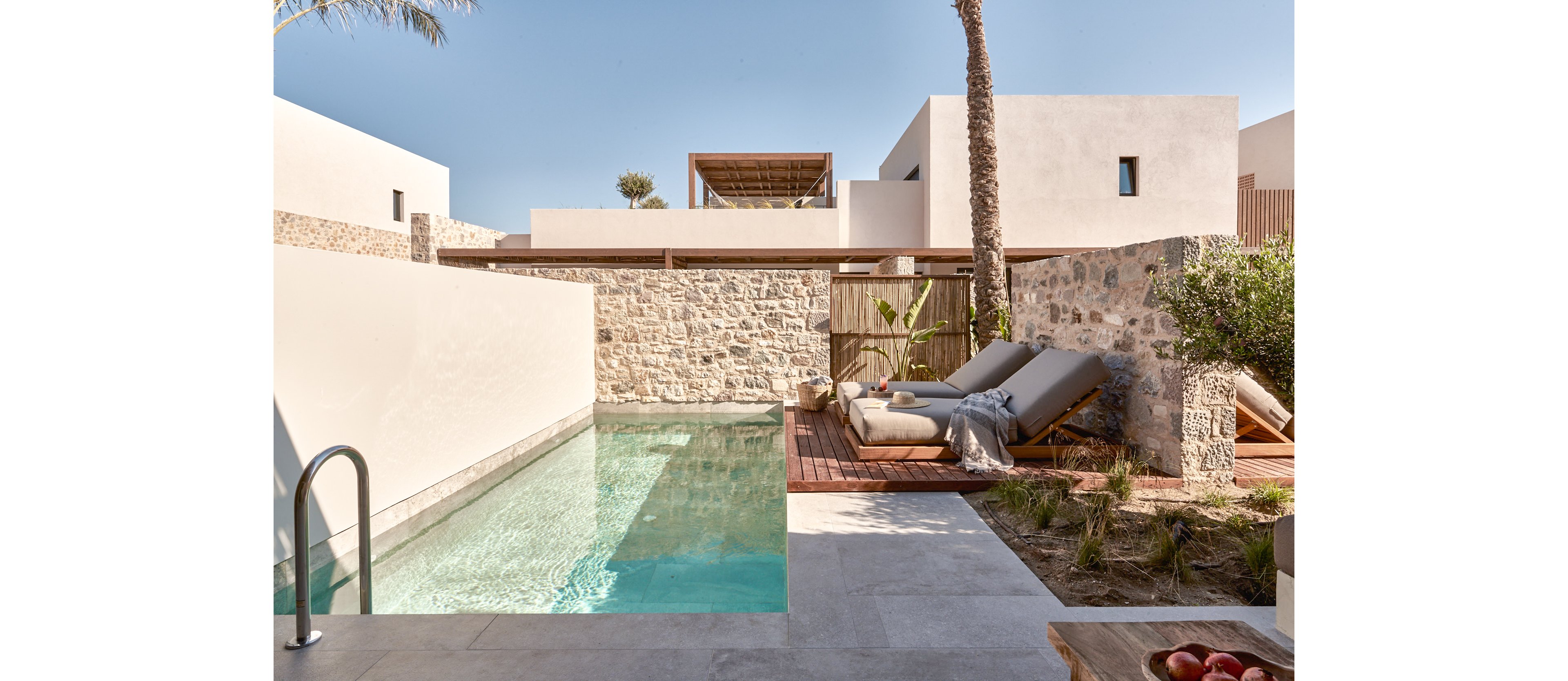 Theros All Suite Hotel