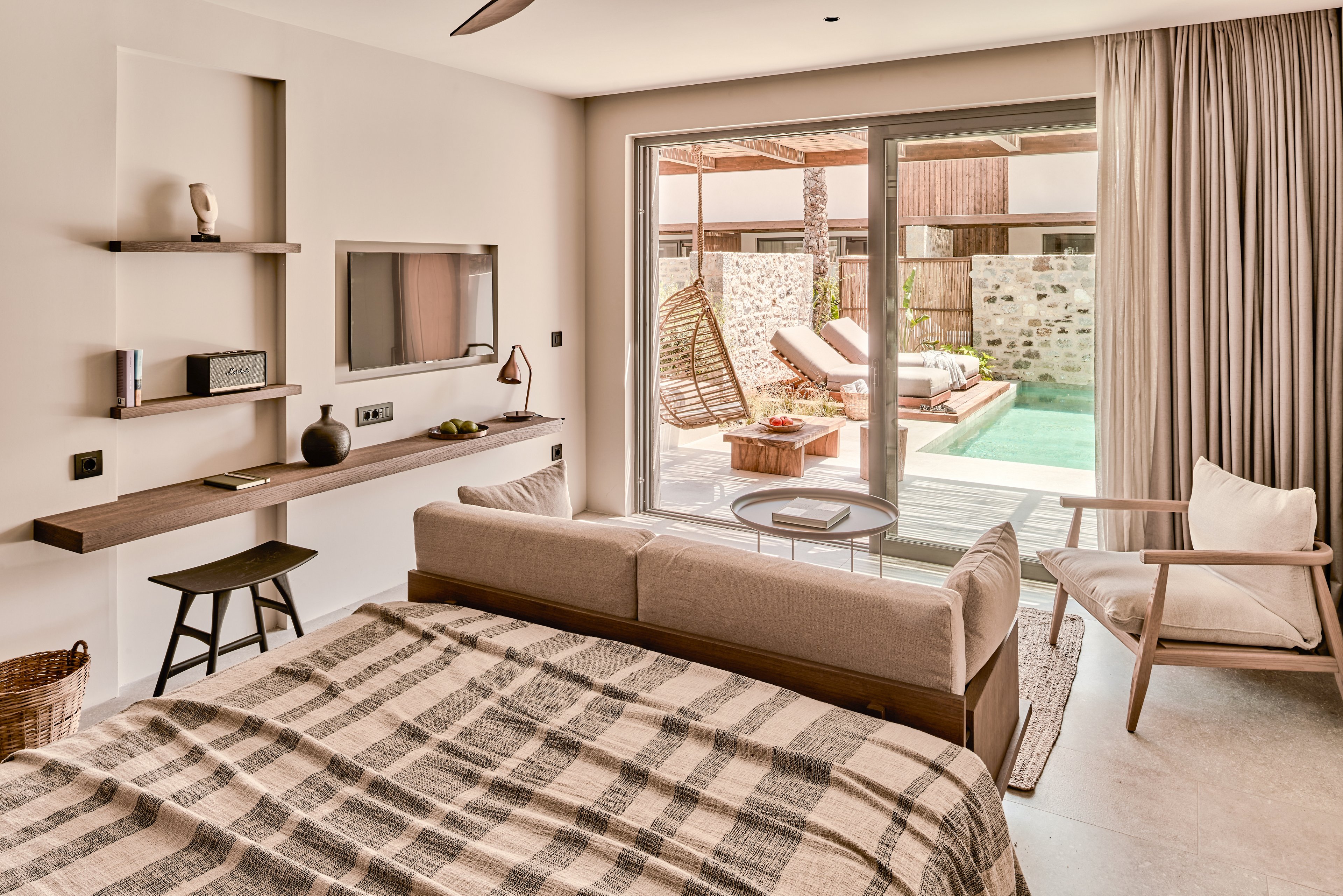 Theros All Suite Hotel