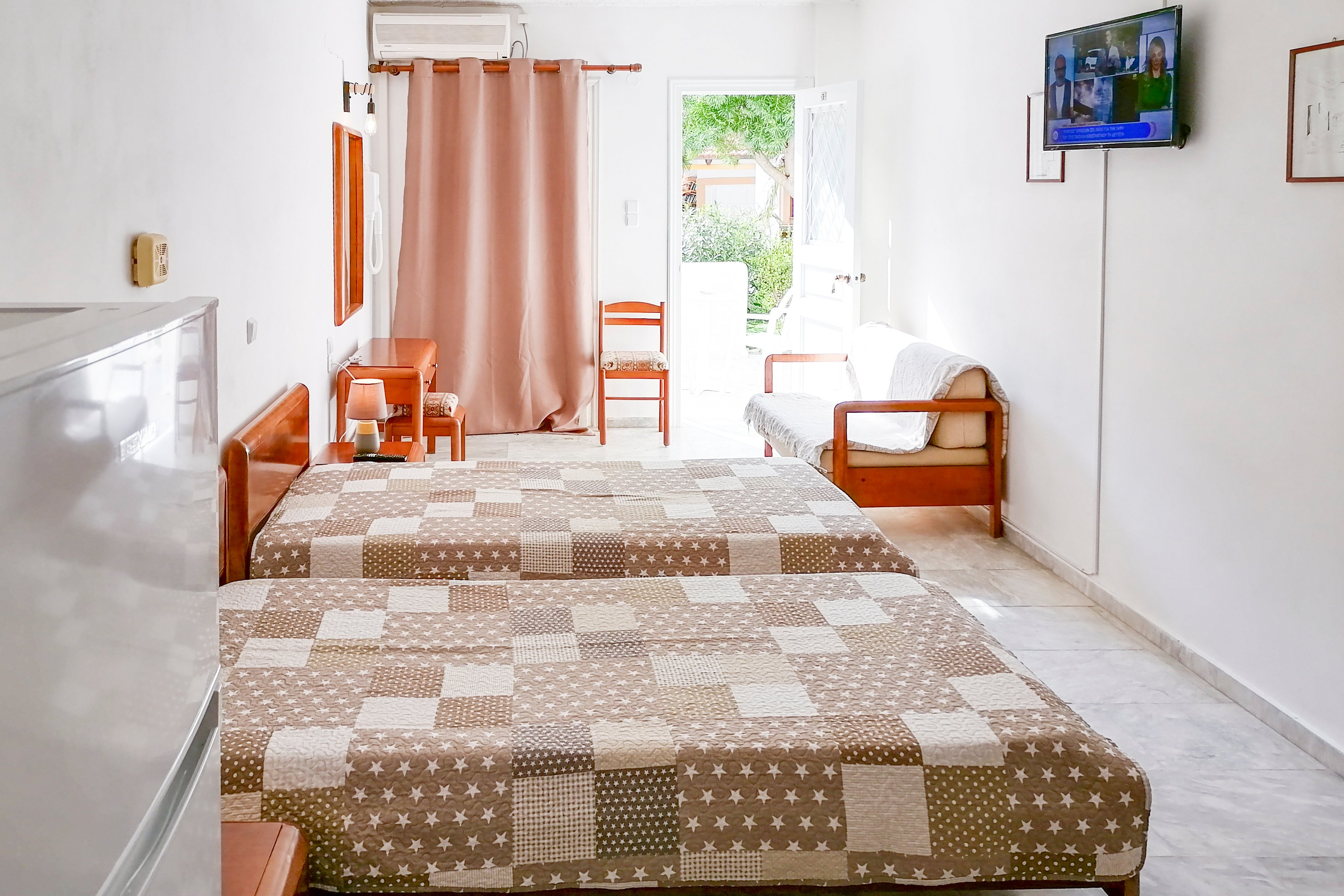 Katerina Studios and Apartments