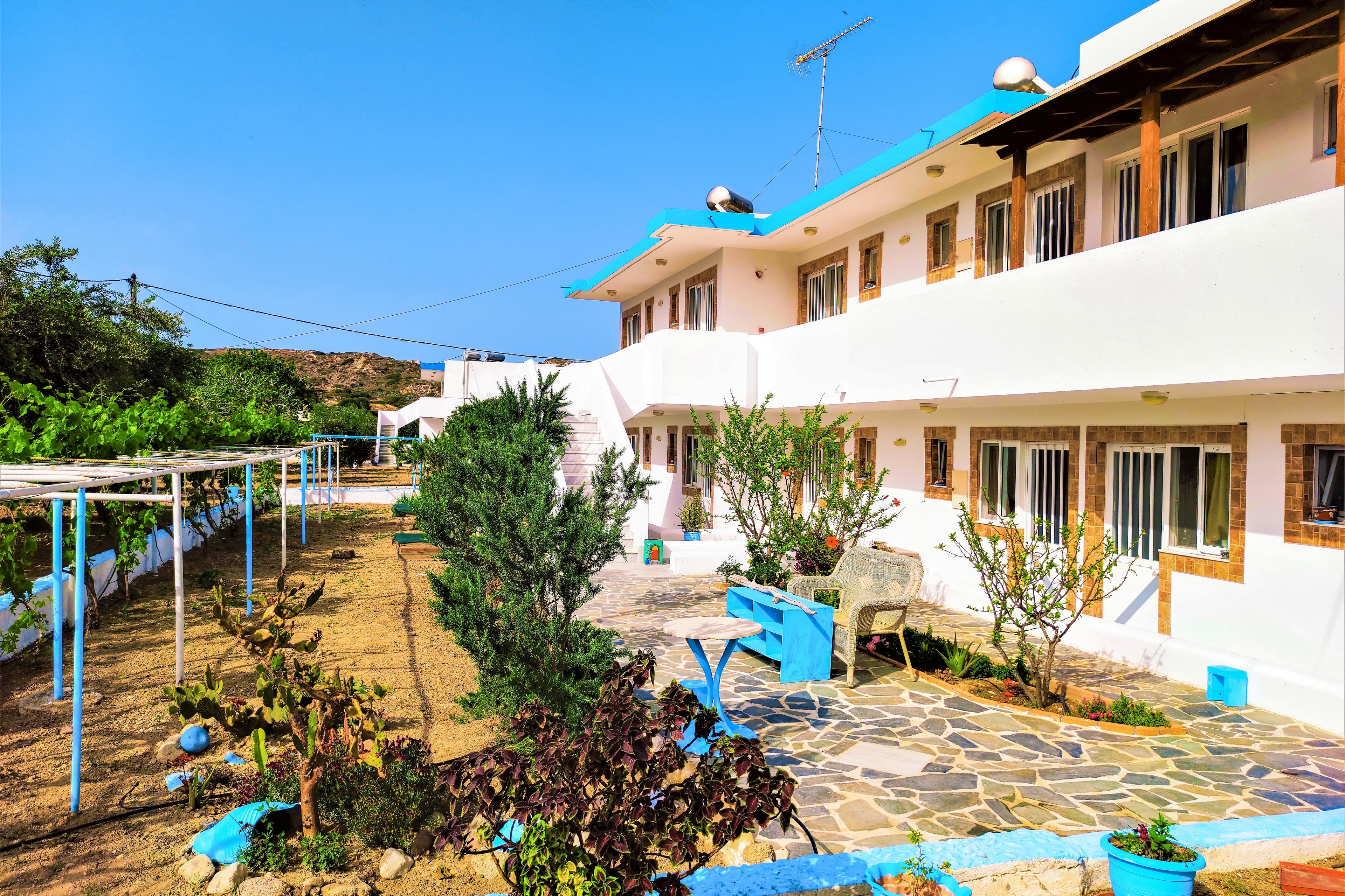 Peros Mayflower Family Studios