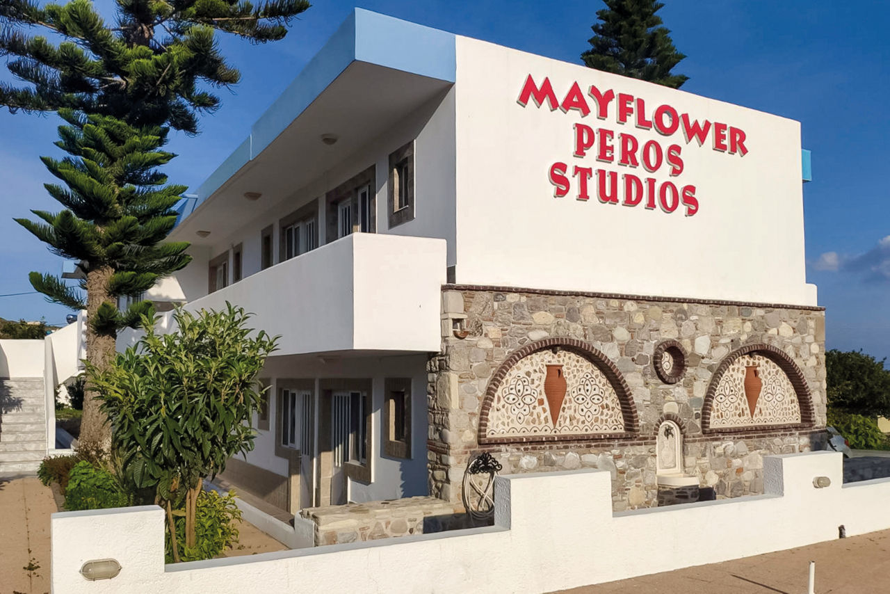 Peros Mayflower Family Studios