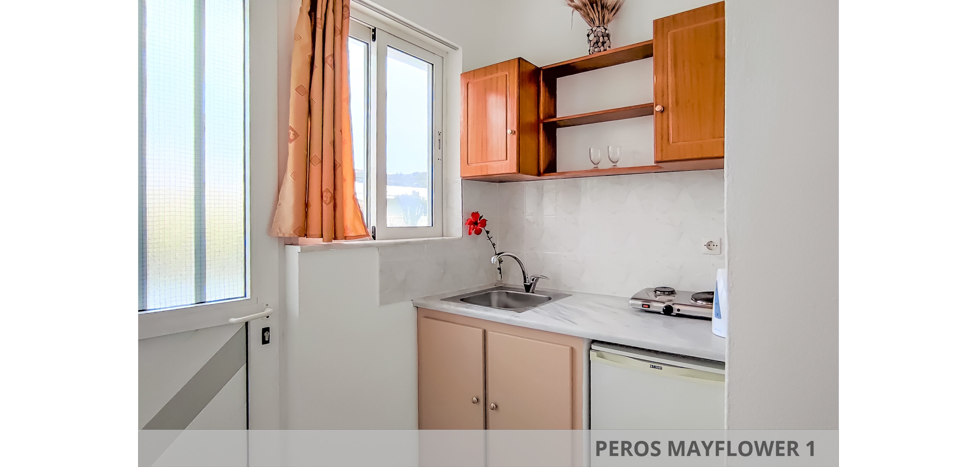 Peros Mayflower Family Studios