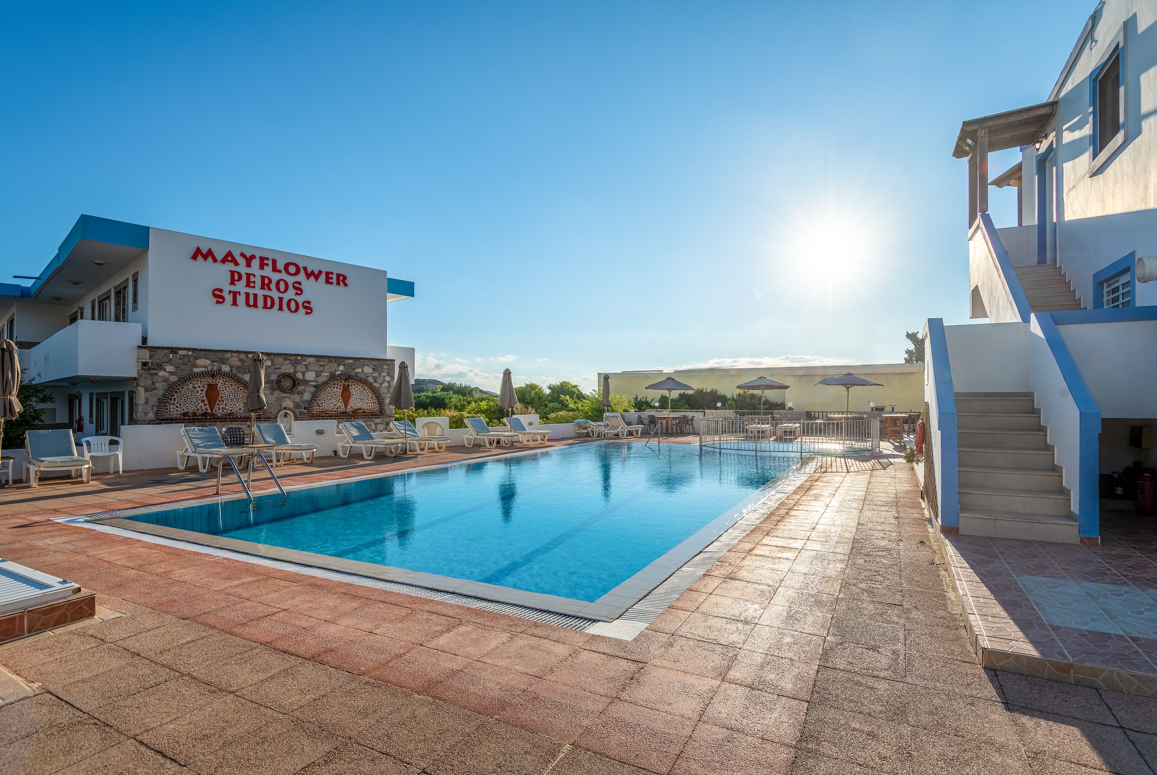 Peros Mayflower Family Studios