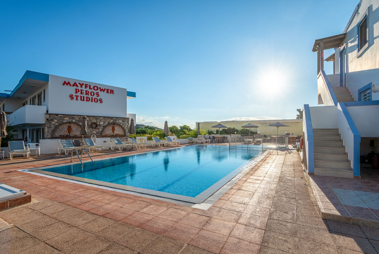 Peros Mayflower Family Studios