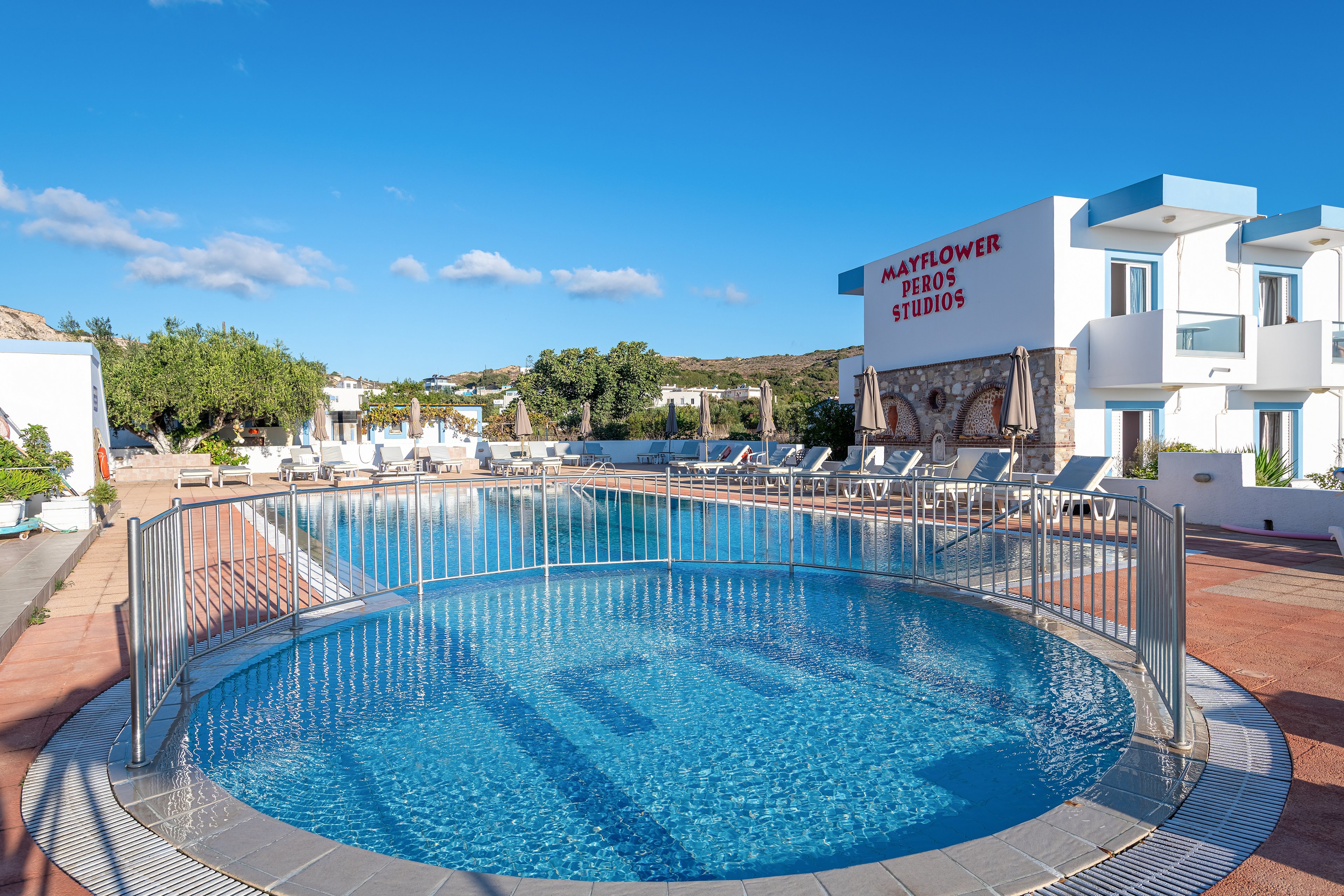 Peros Mayflower Family Studios