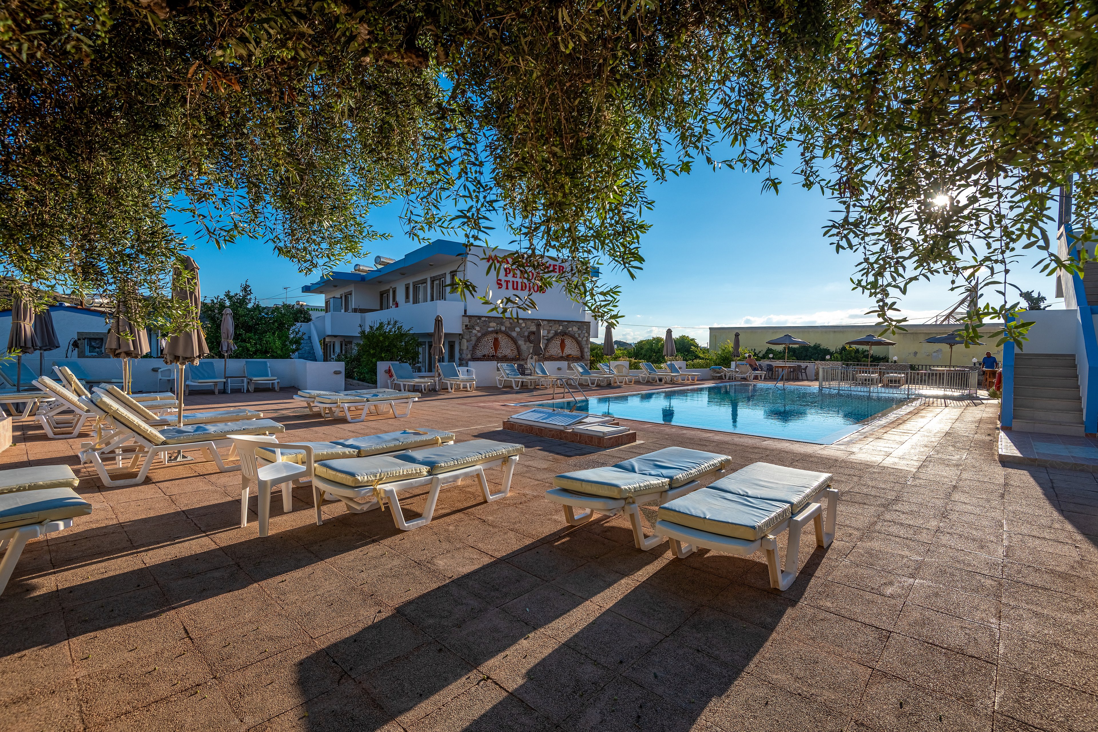 Peros Mayflower Family Studios