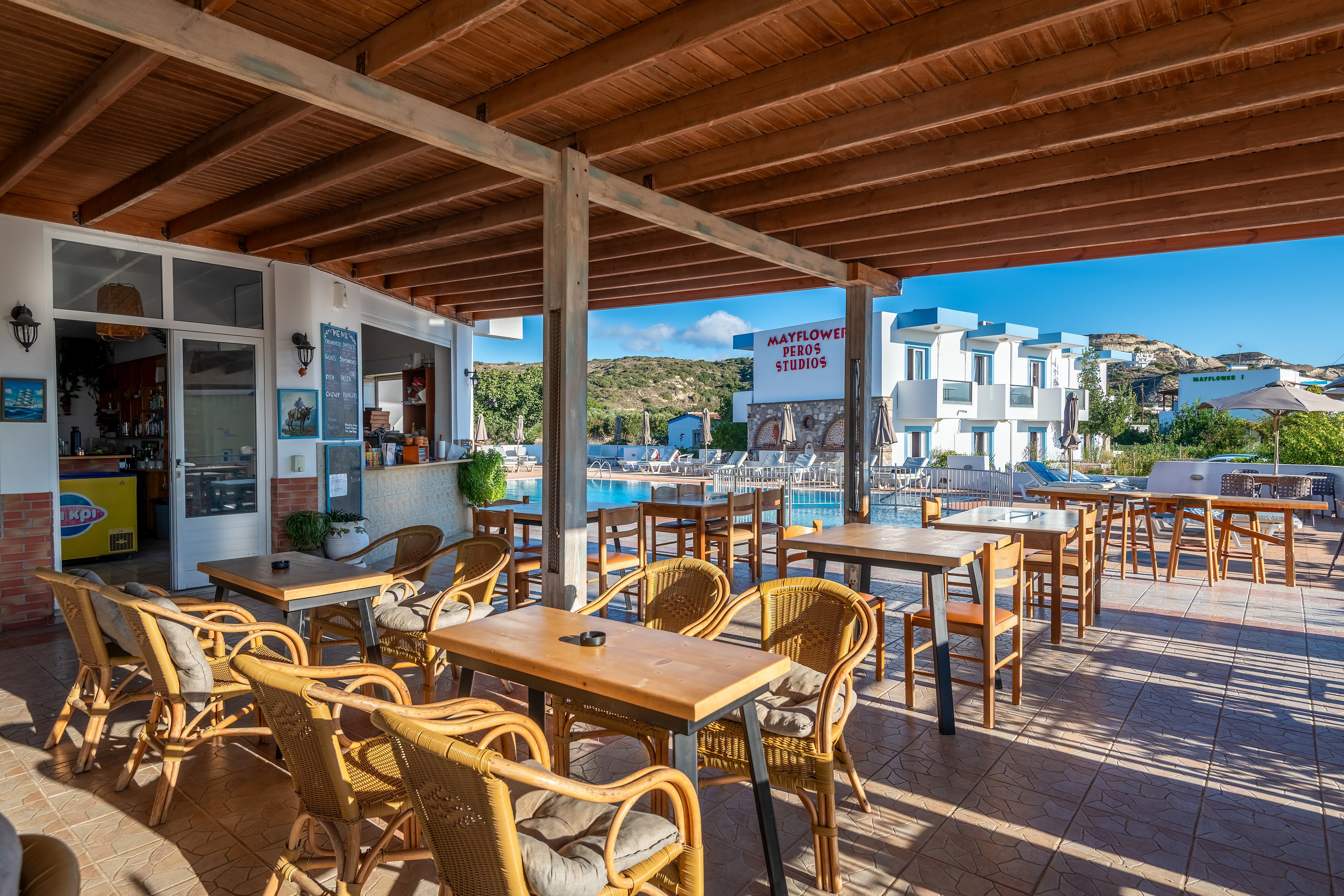 Peros Mayflower Family Studios