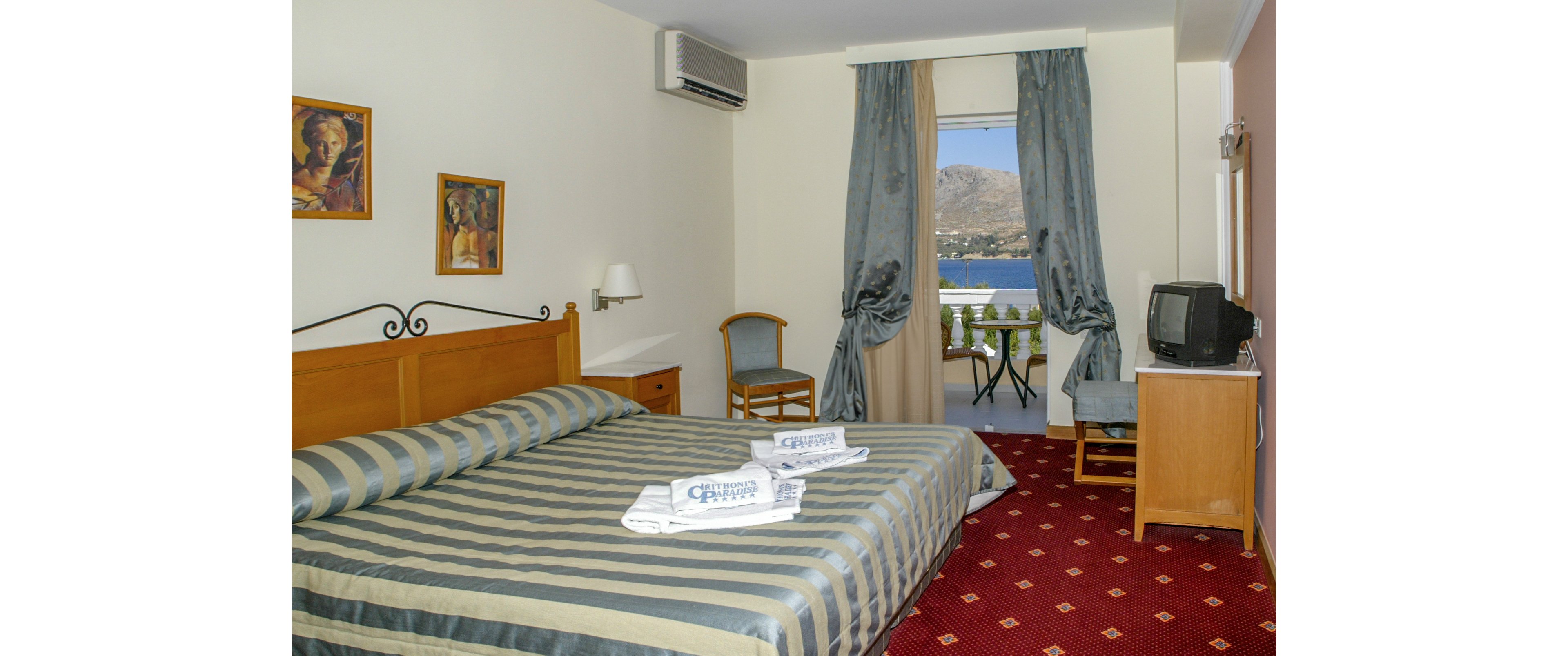 Crithoni's Paradise Hotel