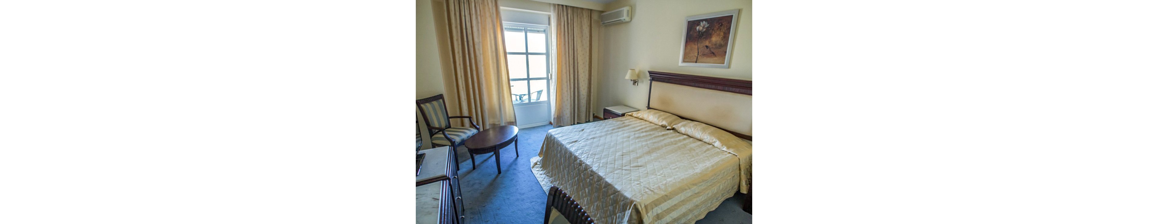 Crithoni's Paradise Hotel