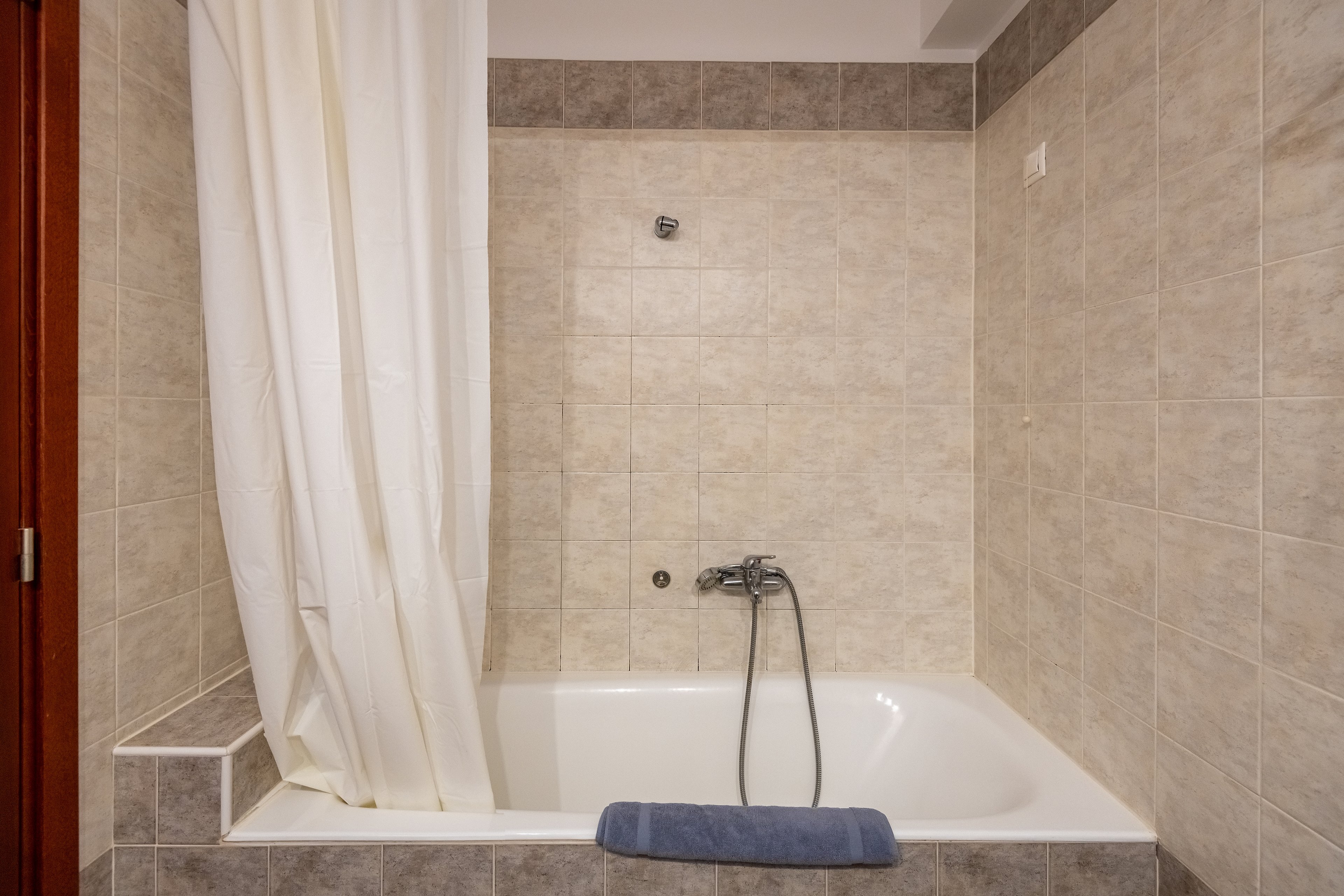 Crithoni's Paradise Hotel